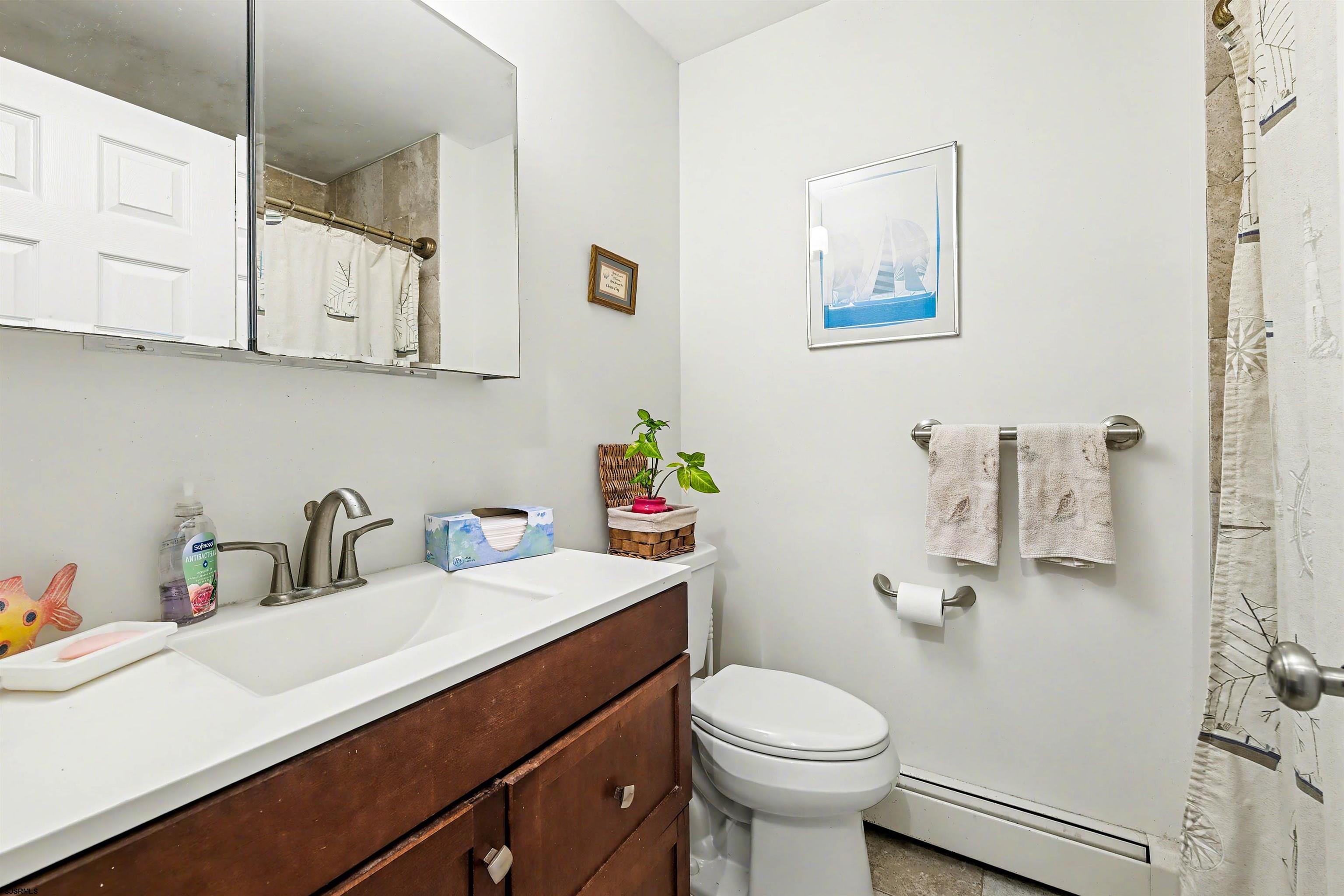 3523 Bay Ave Unit: 3523 - 1st Floor