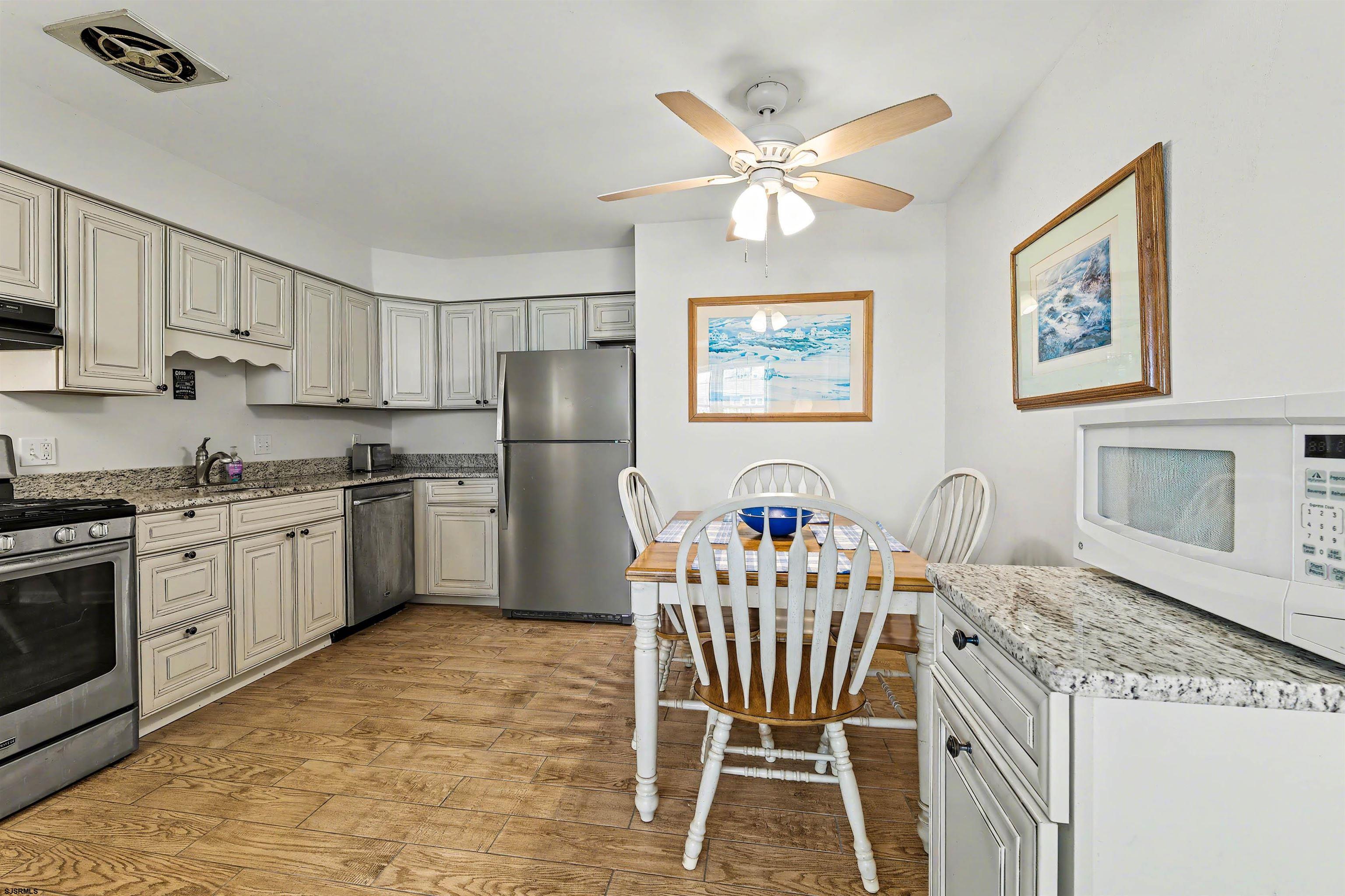 3523 Bay Ave Unit: 3523 - 1st Floor