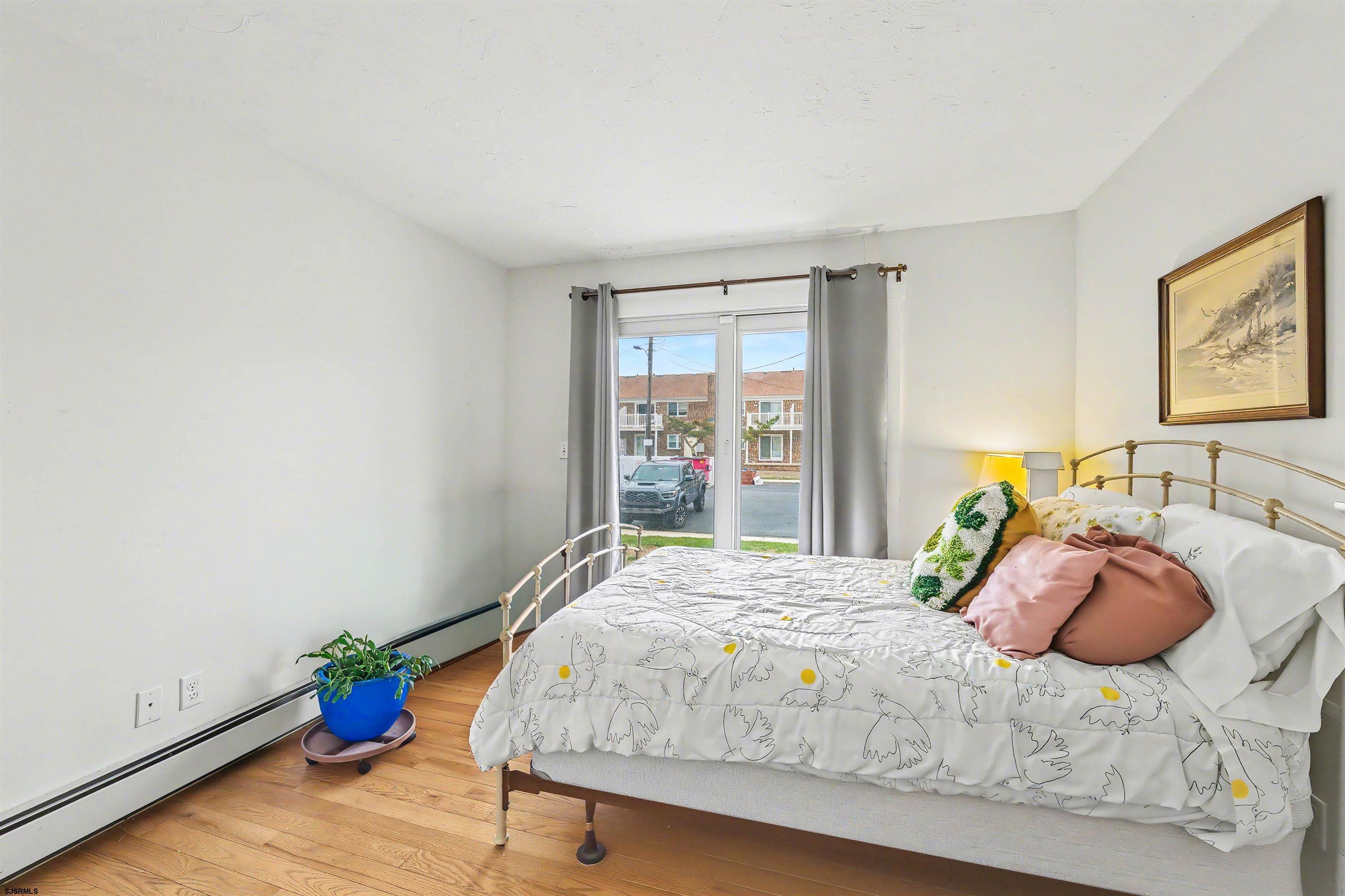 3523 Bay Ave Unit: 3523 - 1st Floor