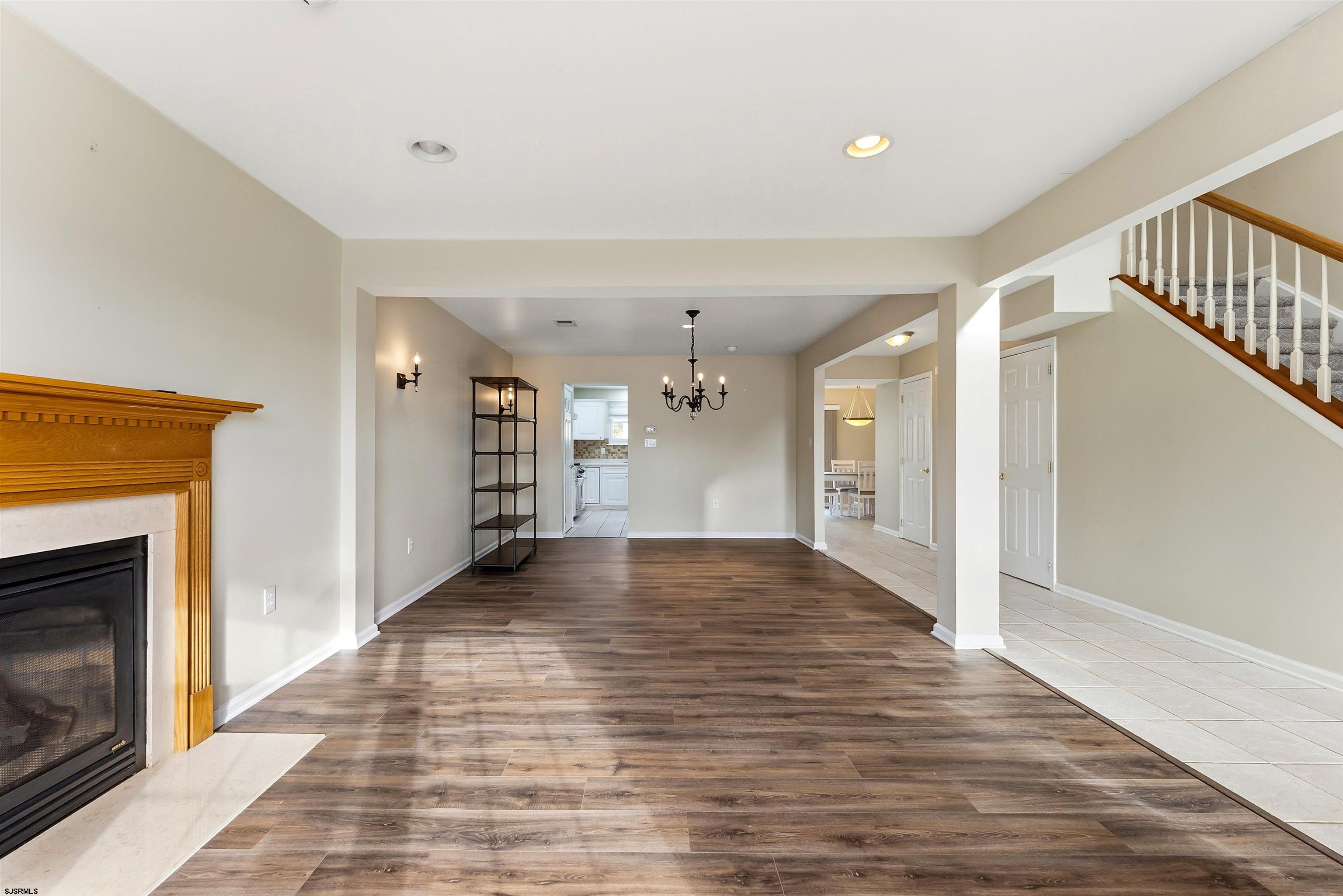 5 Arrowhead Ln