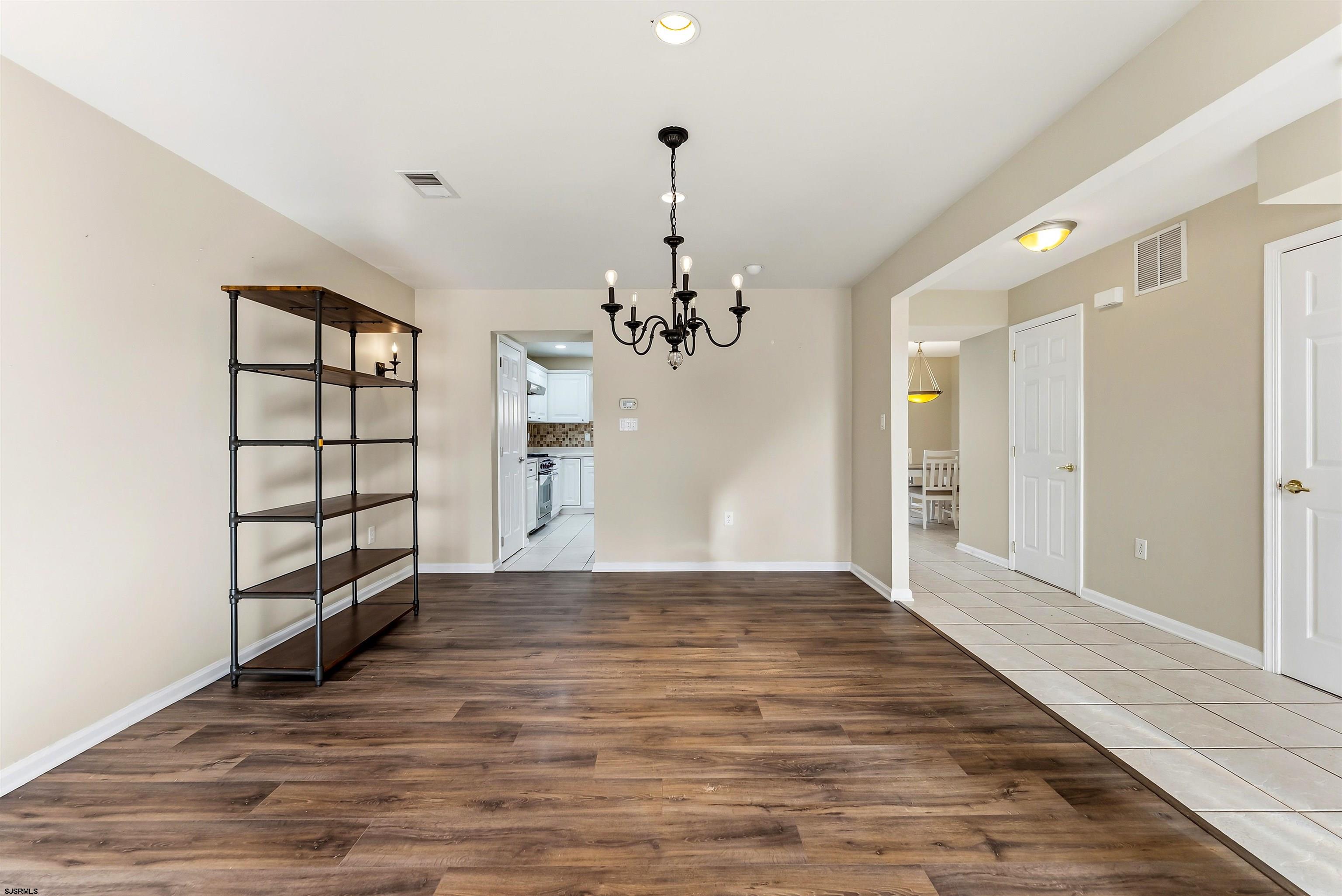 5 Arrowhead Ln