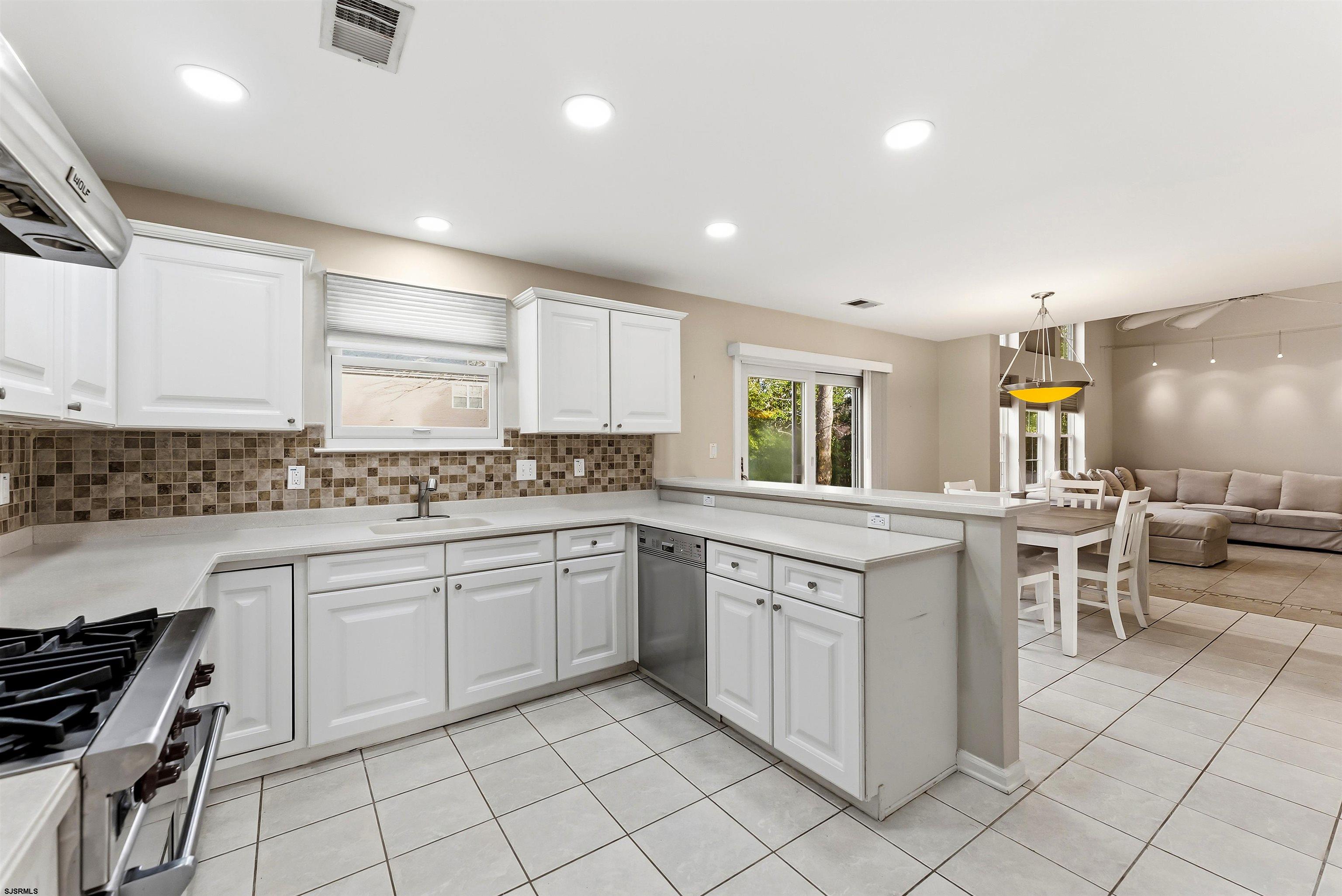 5 Arrowhead Ln