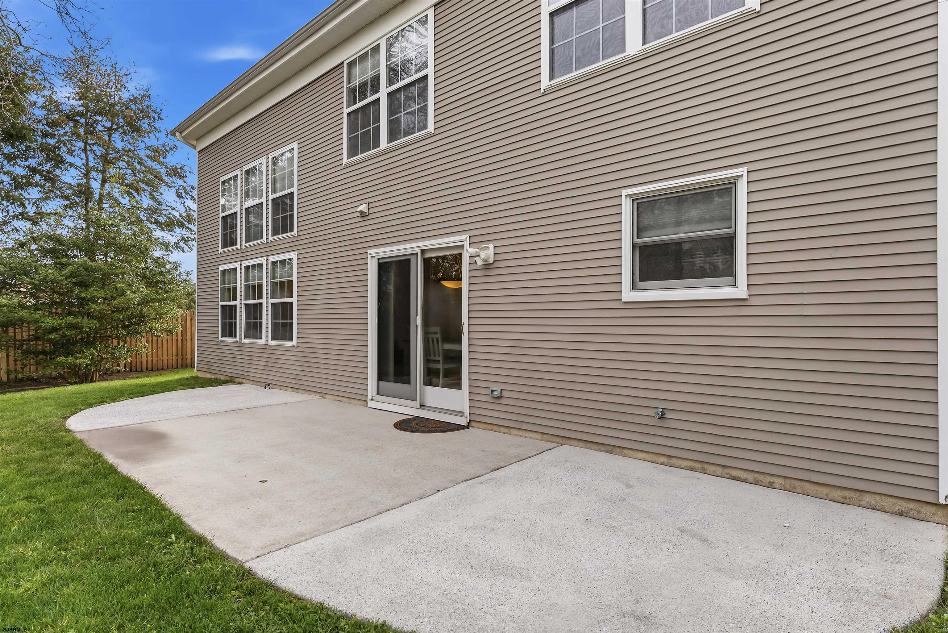 5 Arrowhead Ln