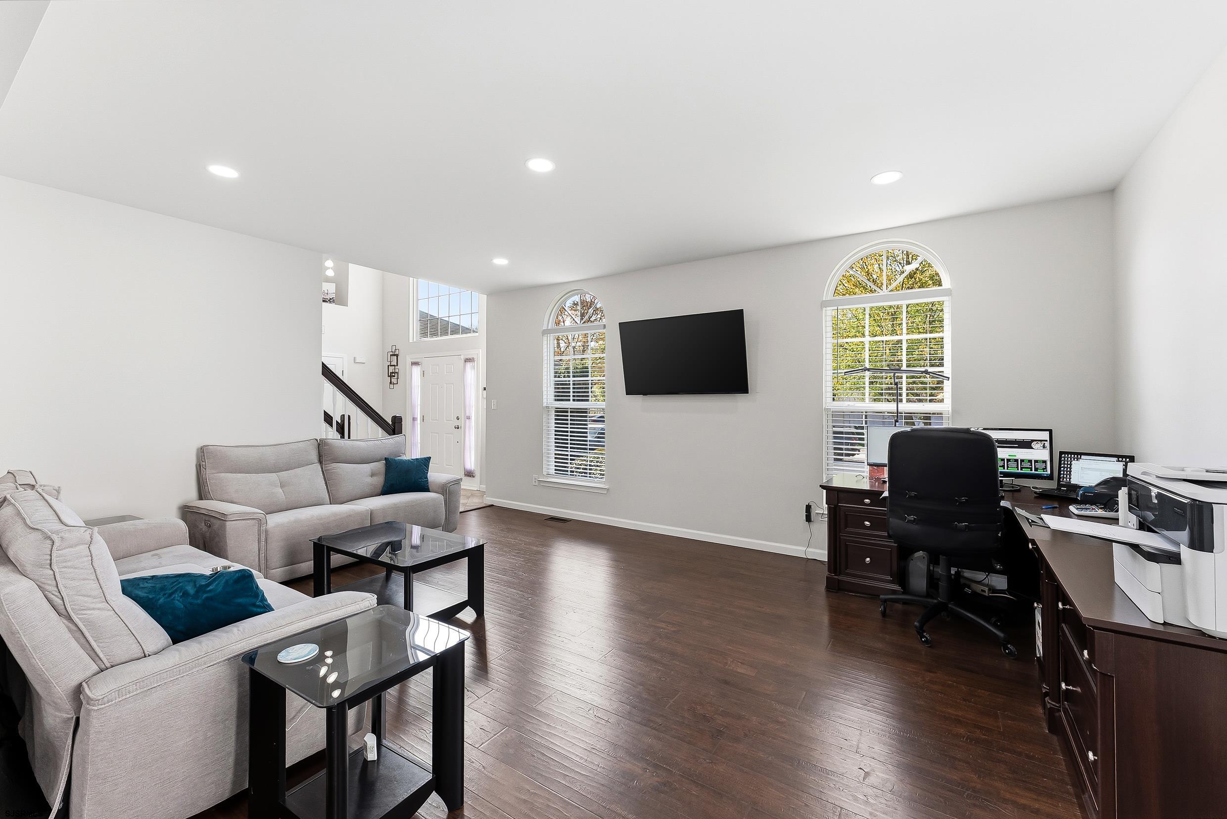 262 Churchill Dr