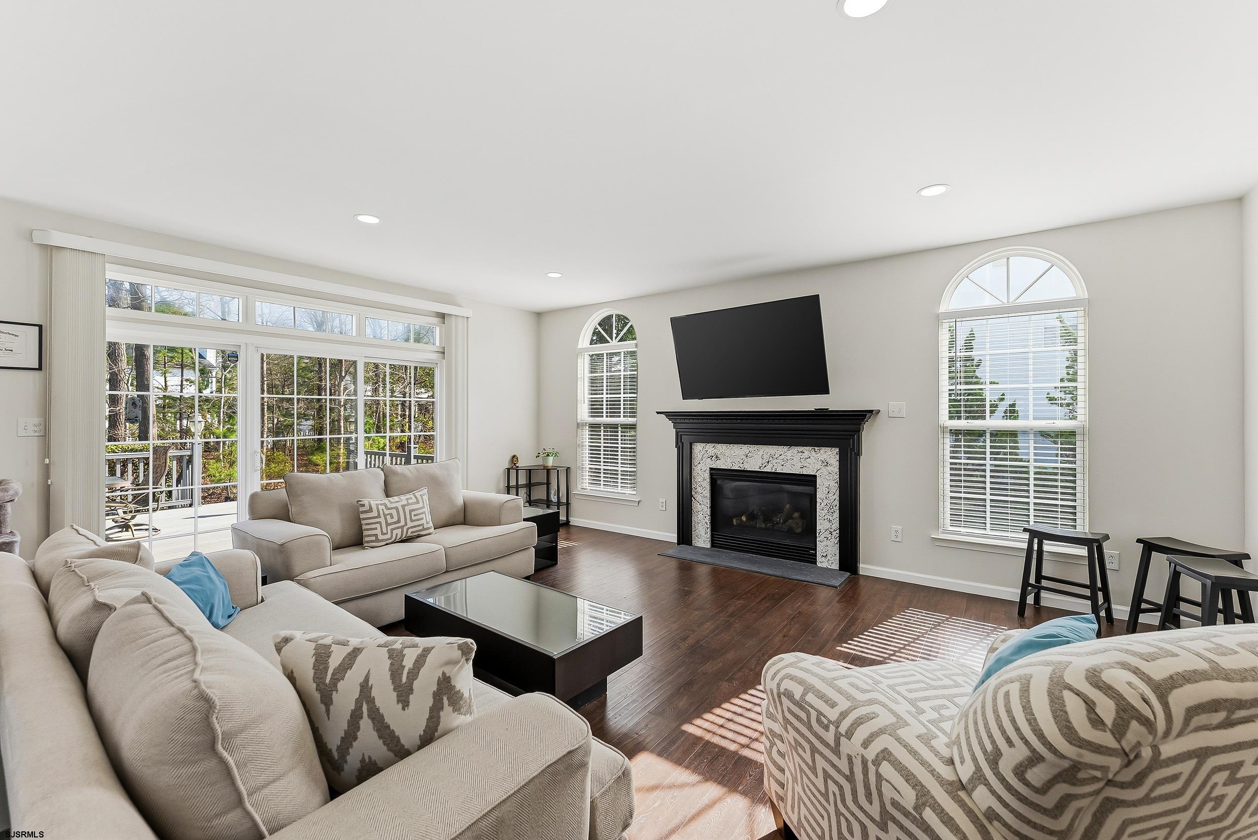 262 Churchill Dr