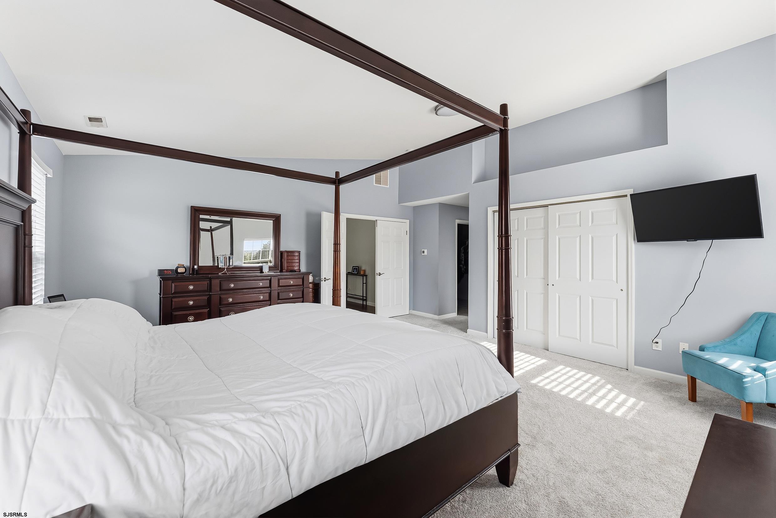 262 Churchill Dr