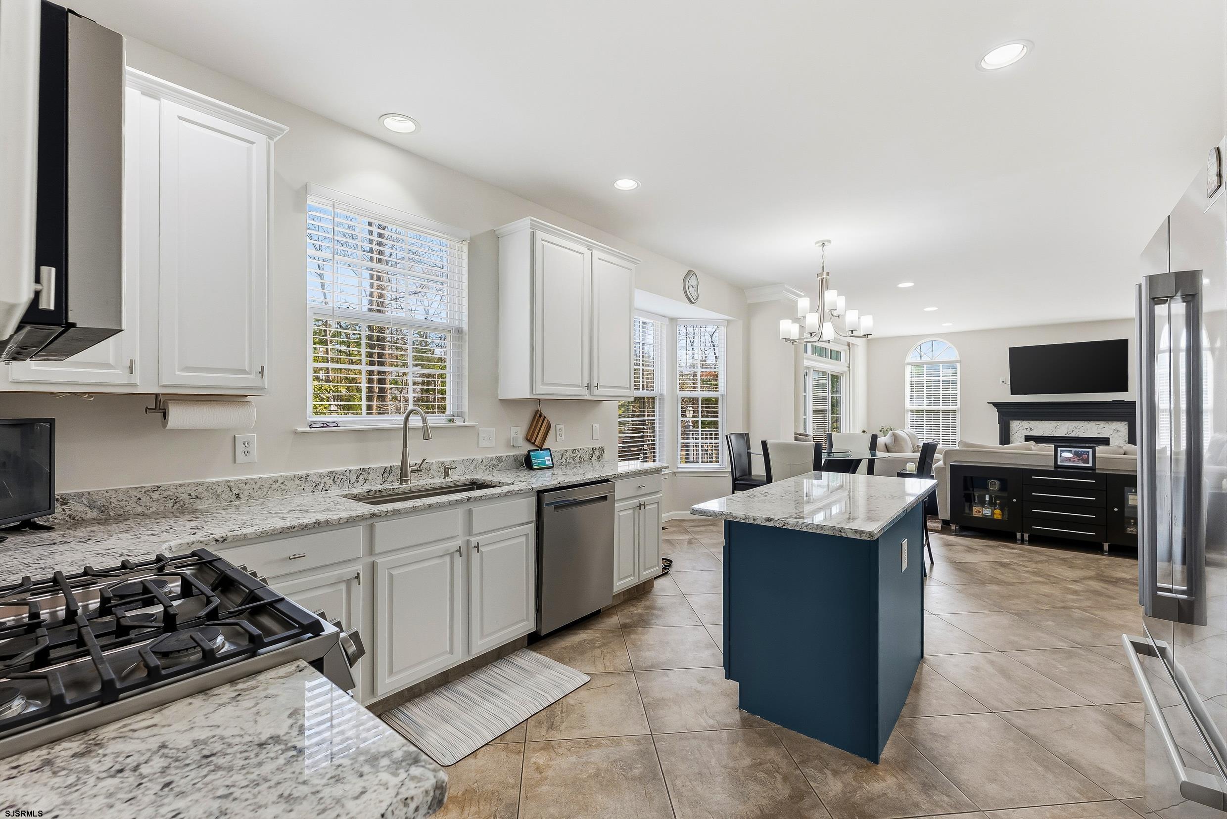 262 Churchill Dr