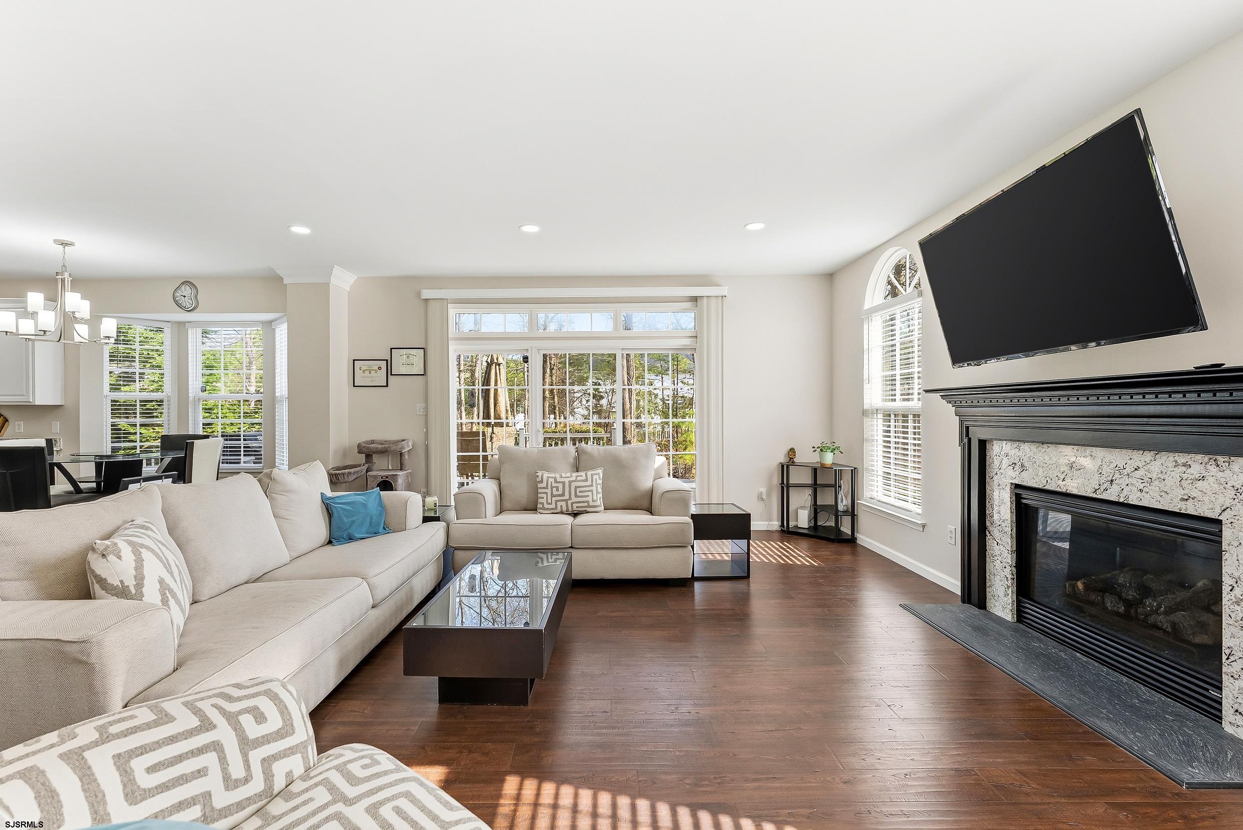 262 Churchill Dr