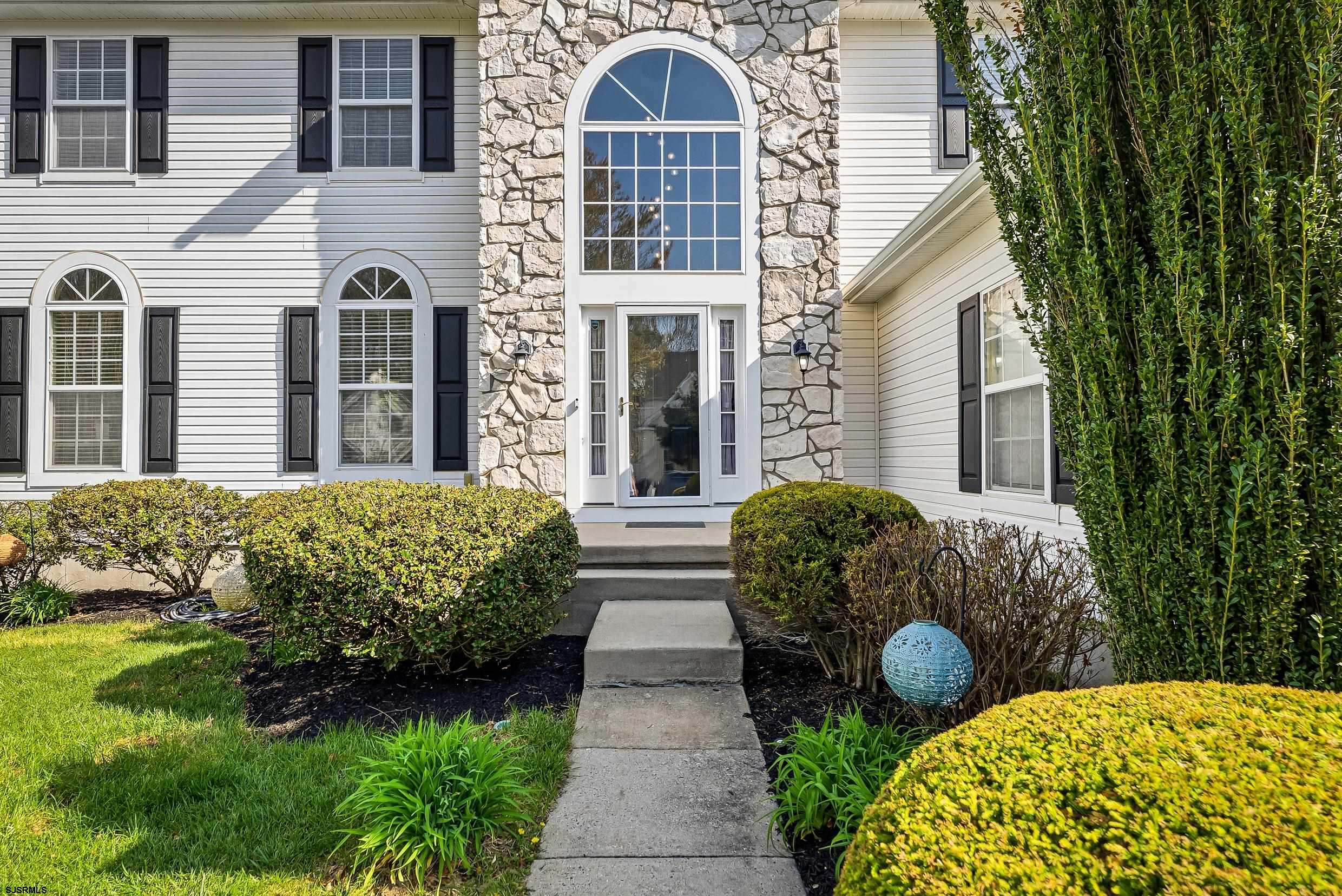 262 Churchill Dr