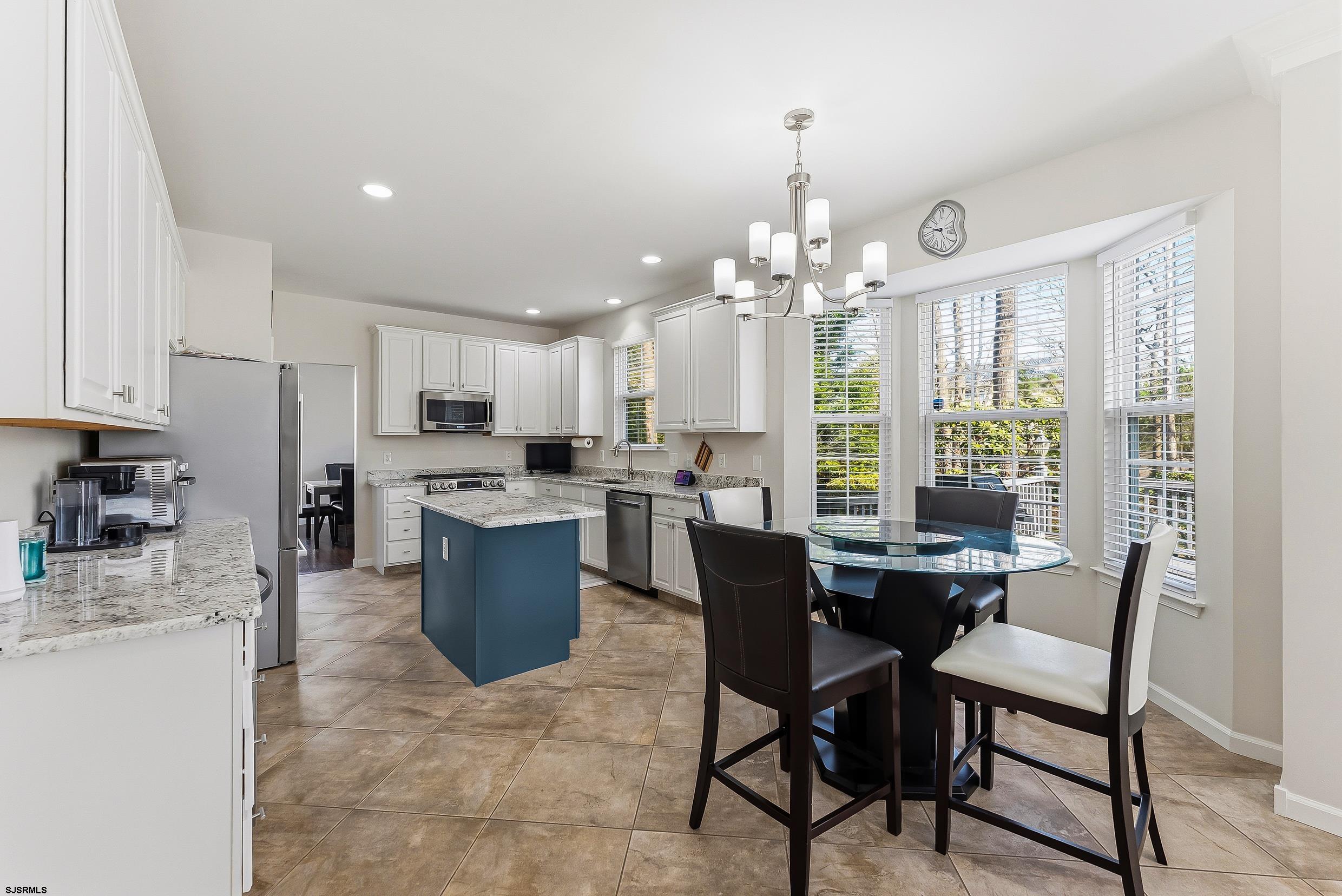 262 Churchill Dr