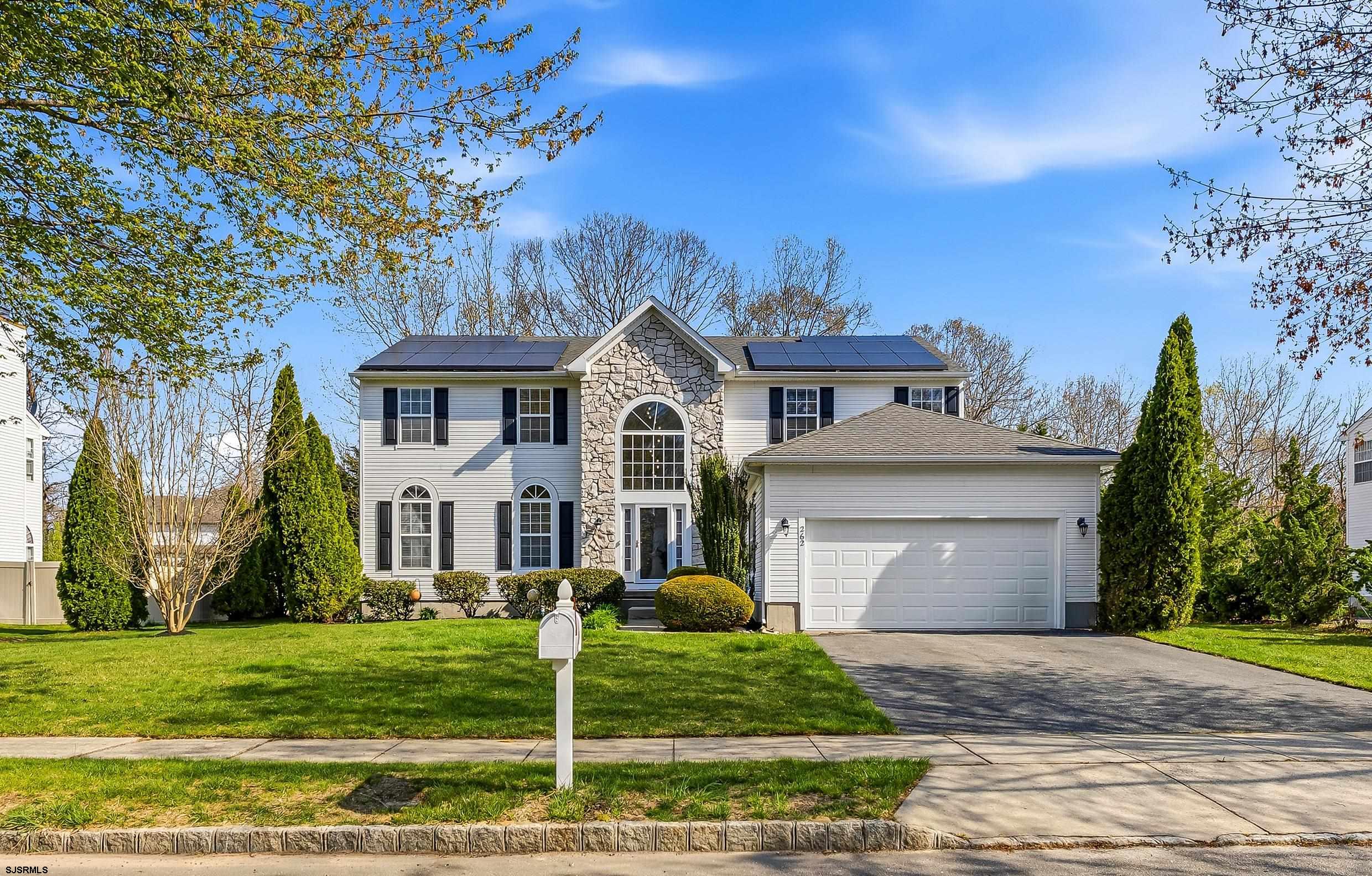 262 Churchill Dr