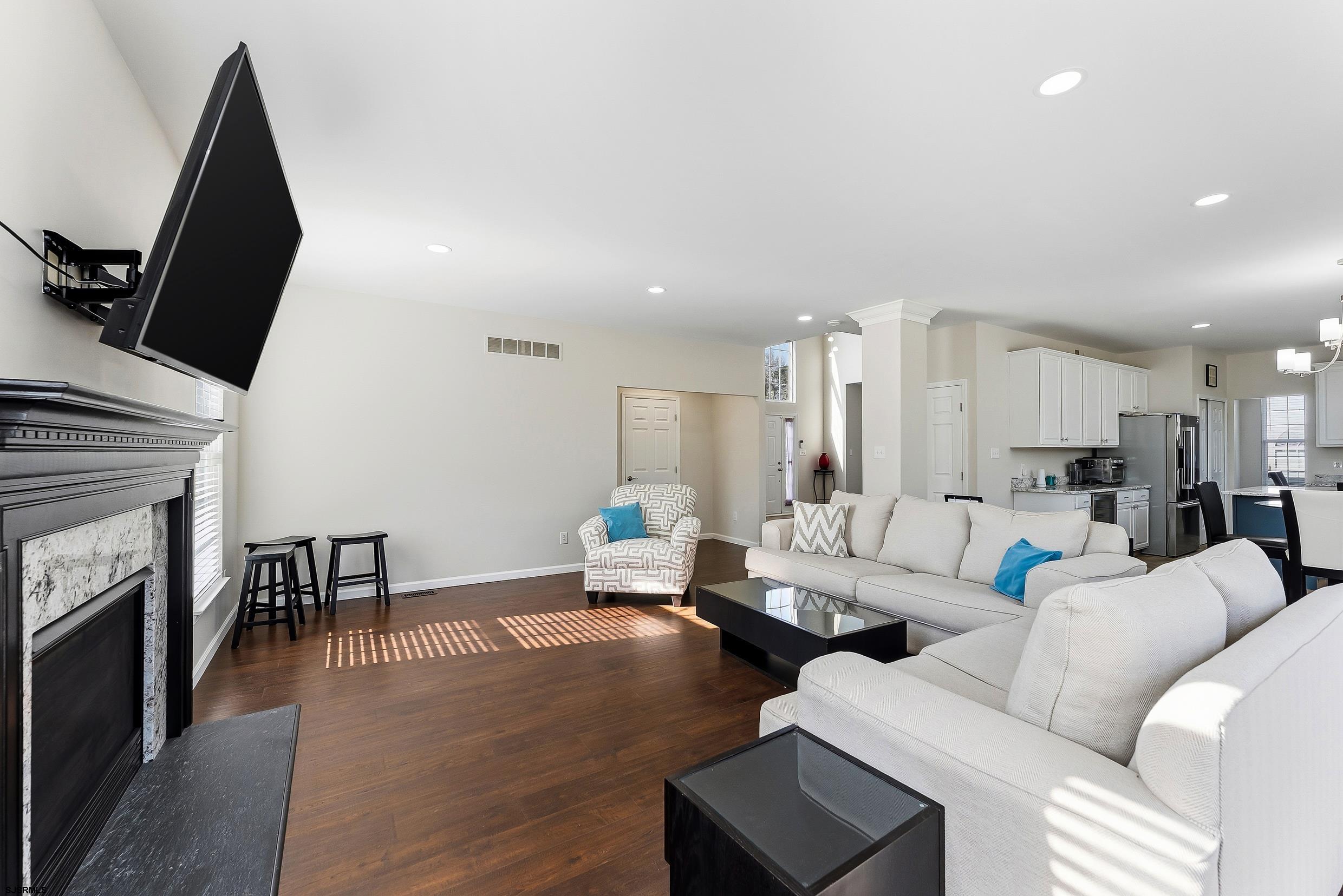 262 Churchill Dr