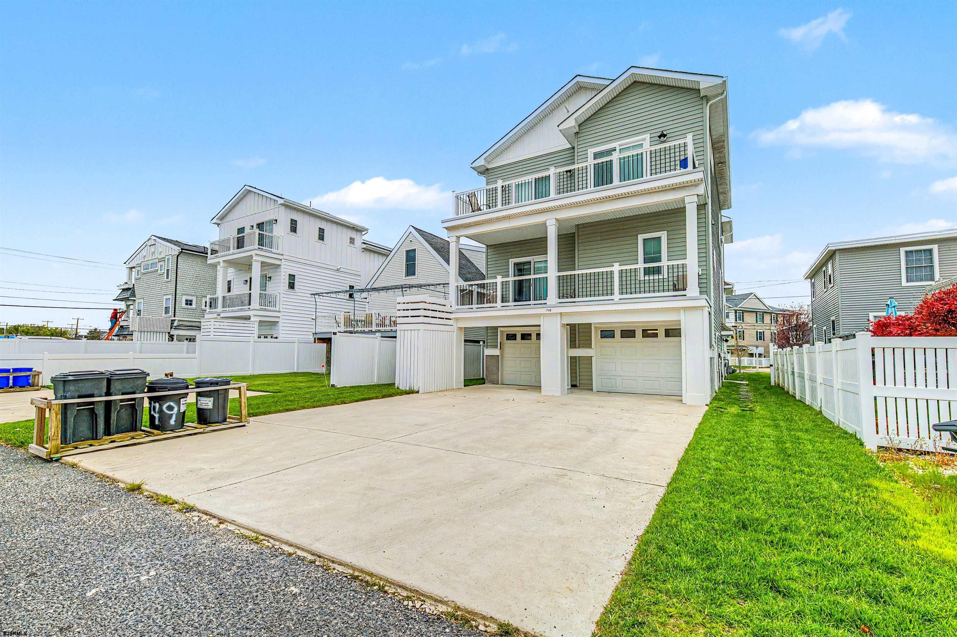 1749 Bay Ave