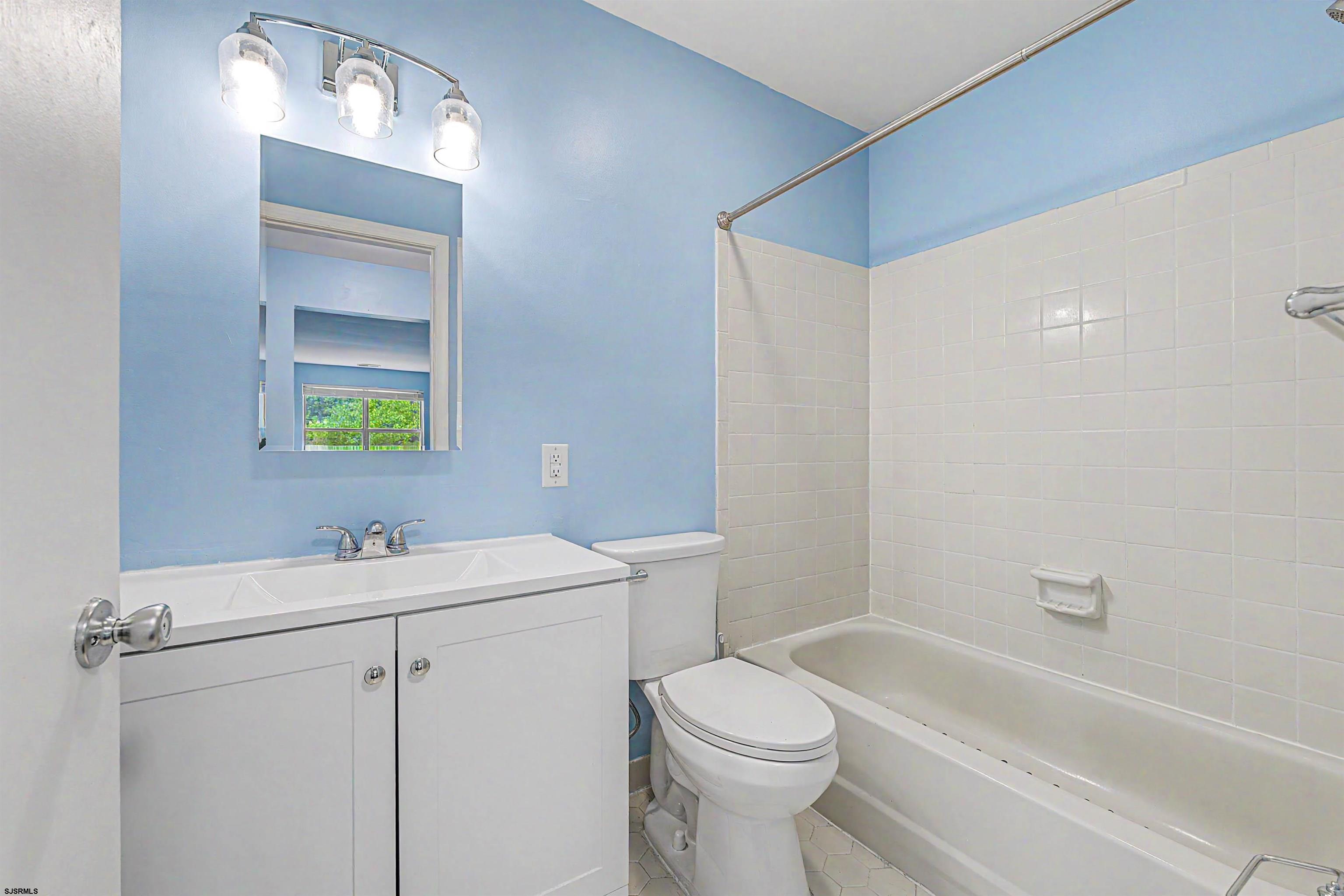 703 Fishers Creek Road Unit: 703