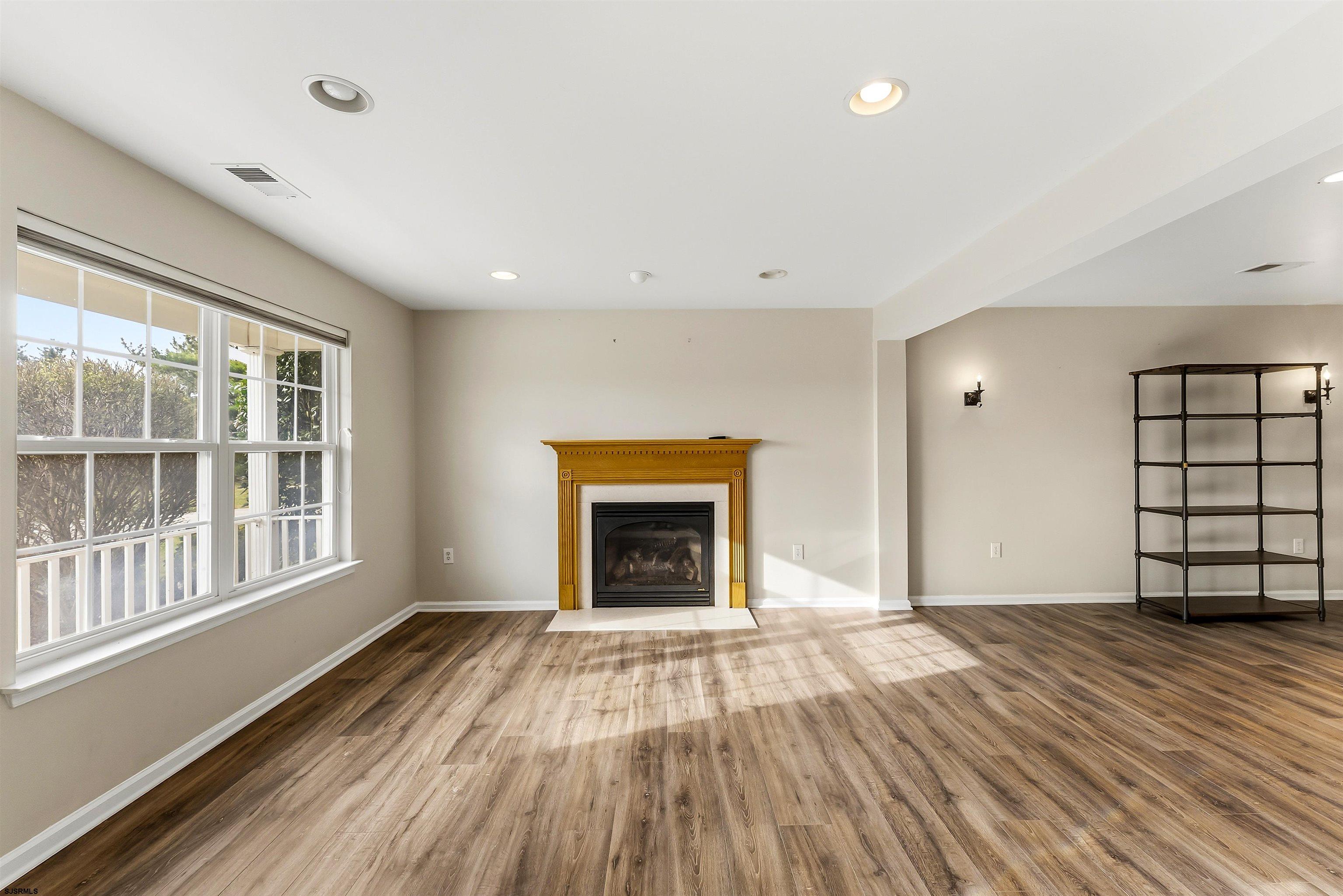 5 Arrowhead Ln