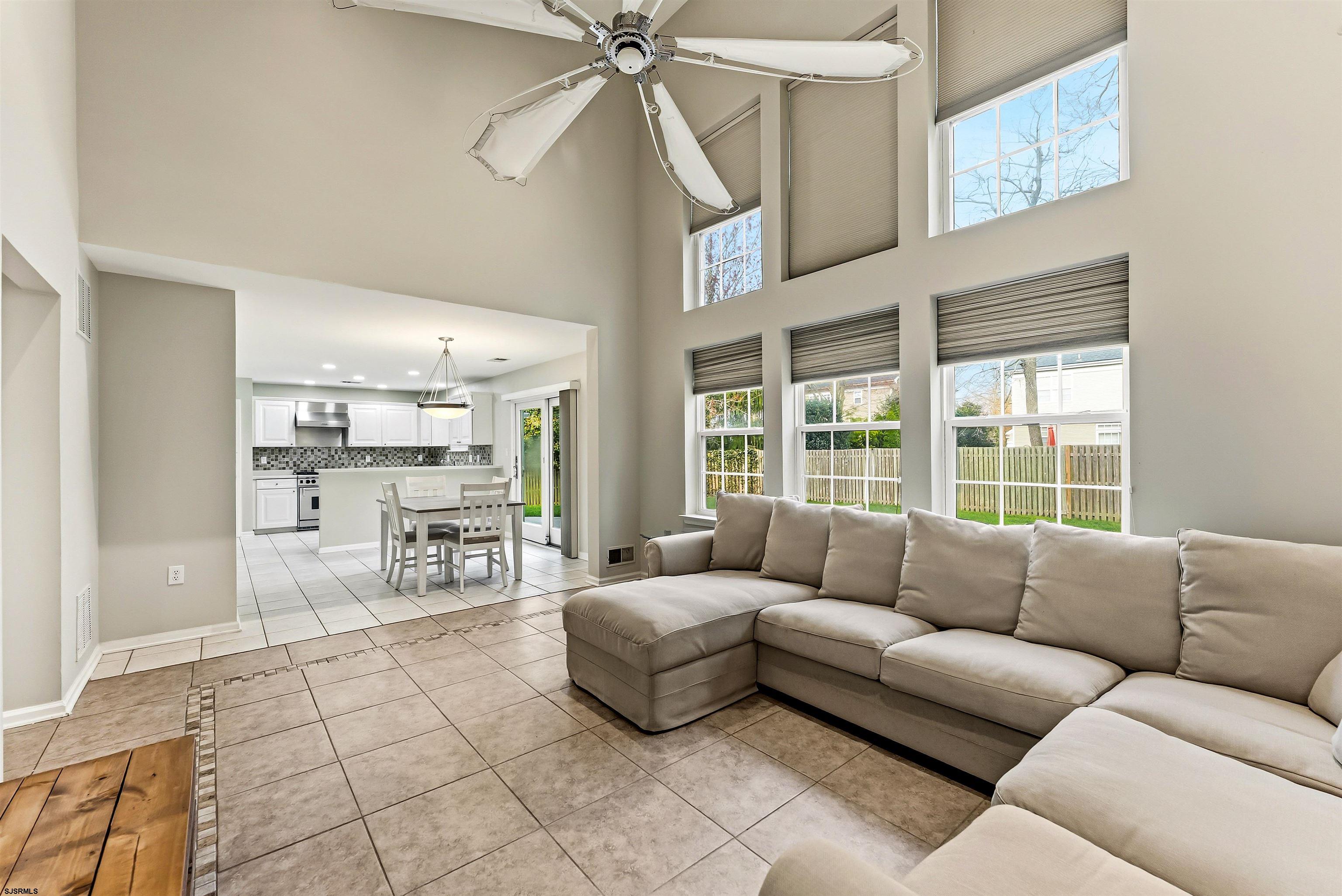 5 Arrowhead Ln