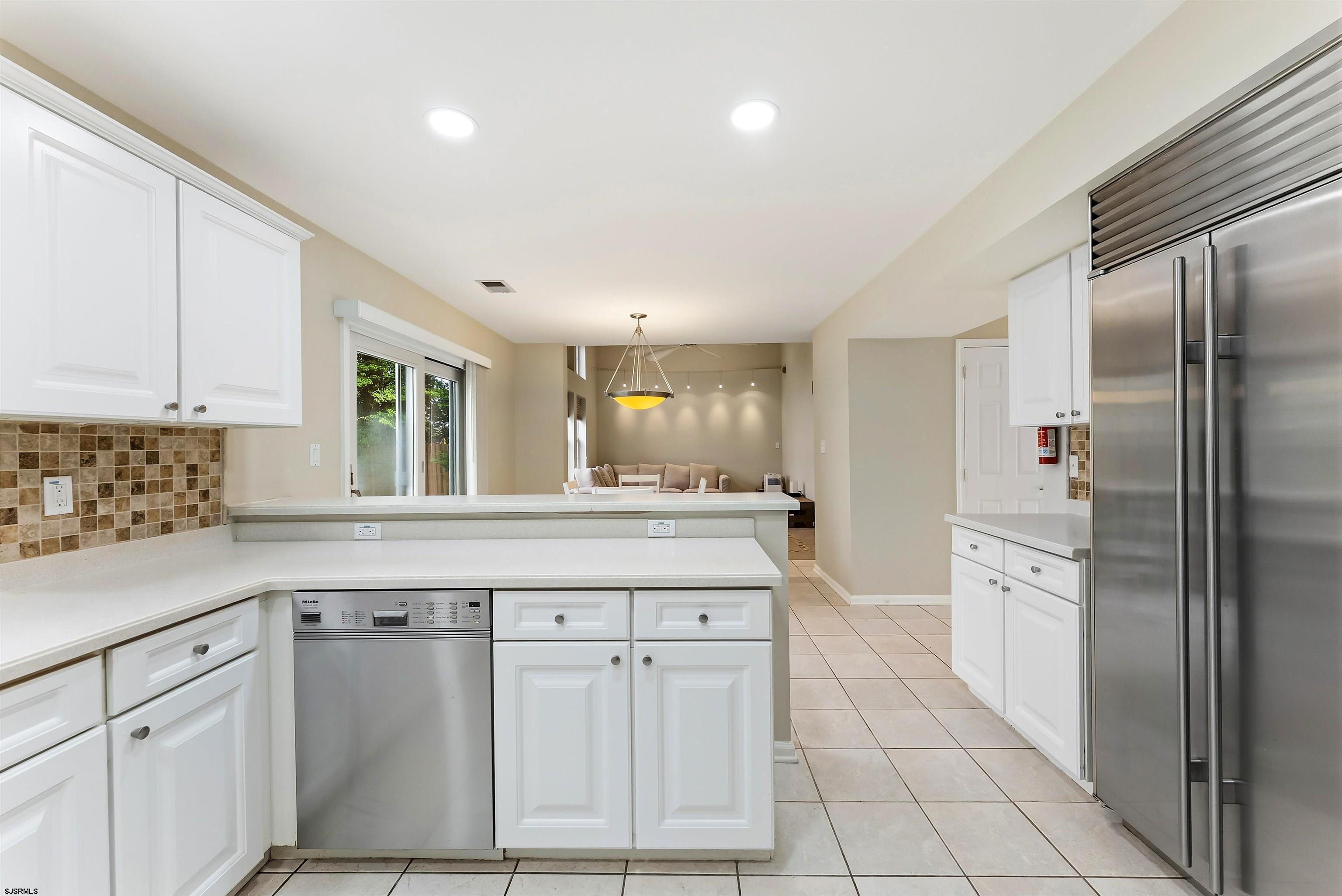 5 Arrowhead Ln