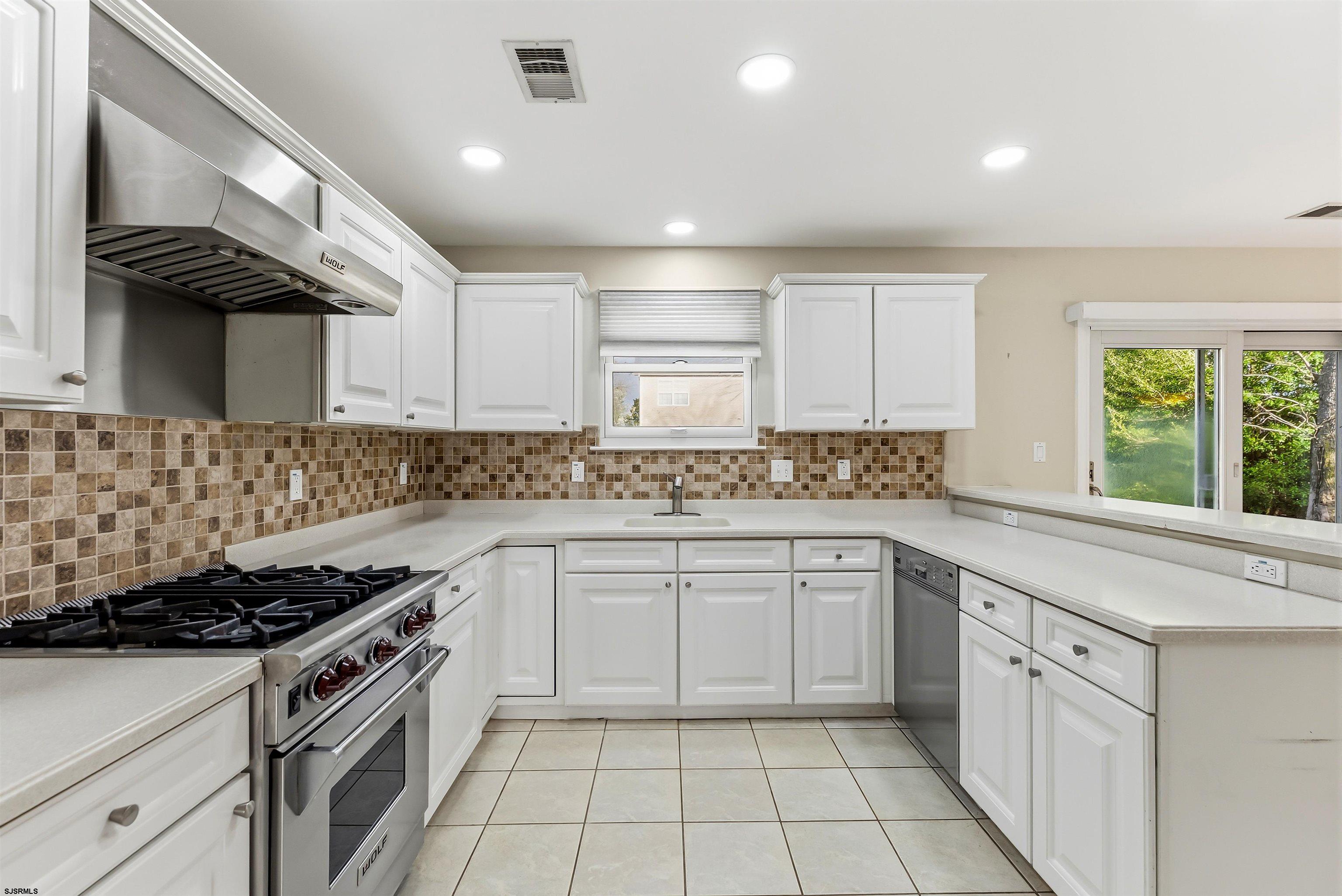 5 Arrowhead Ln