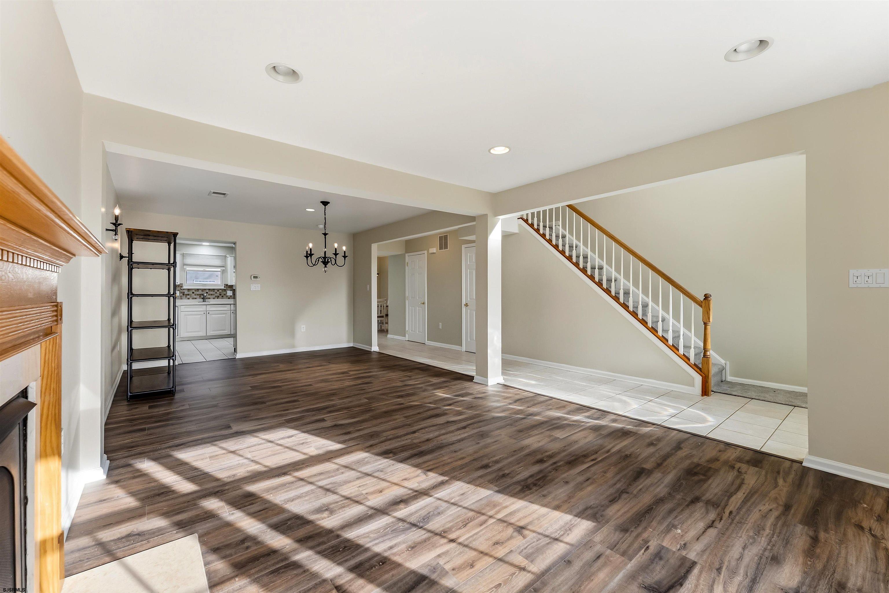5 Arrowhead Ln