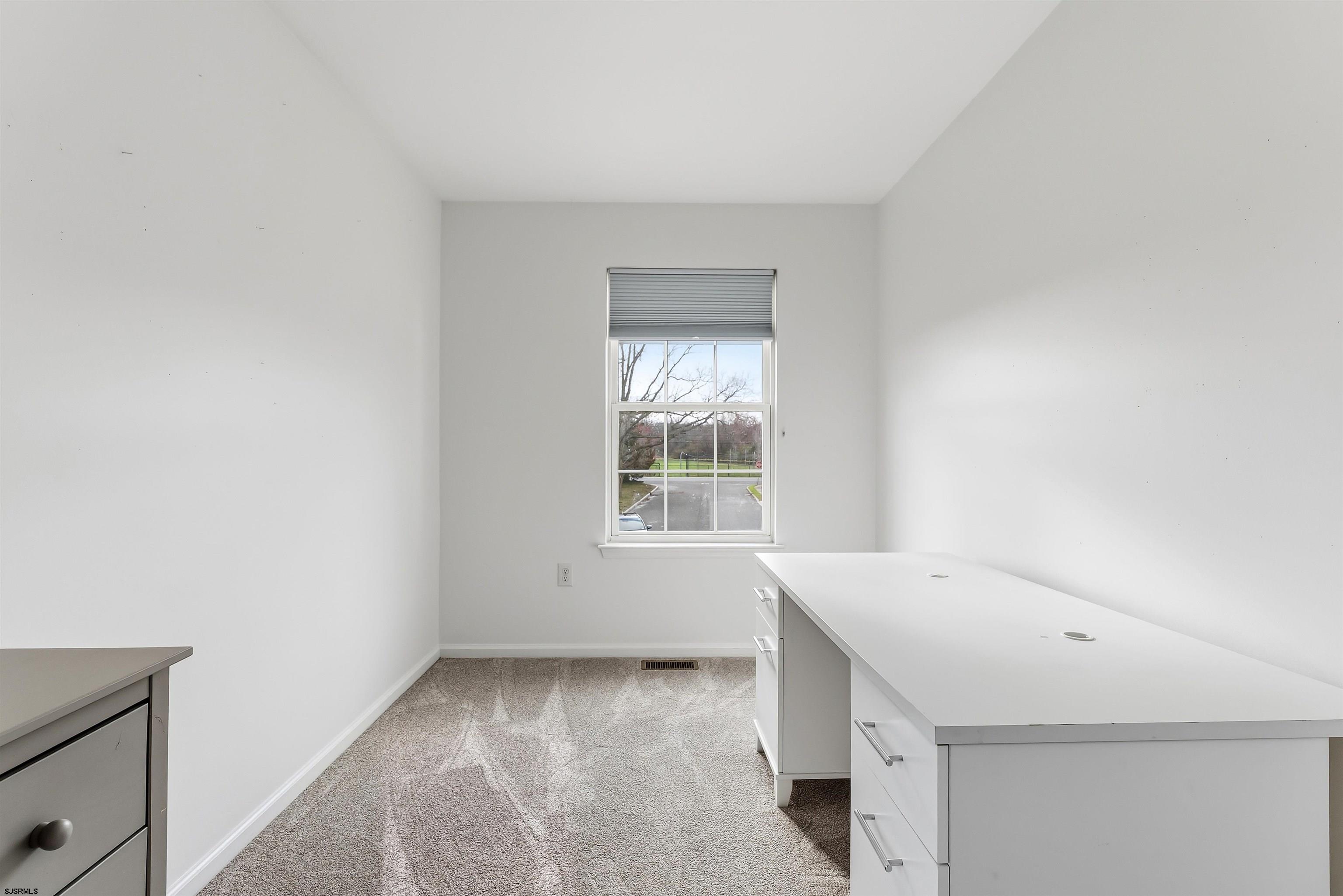 5 Arrowhead Ln