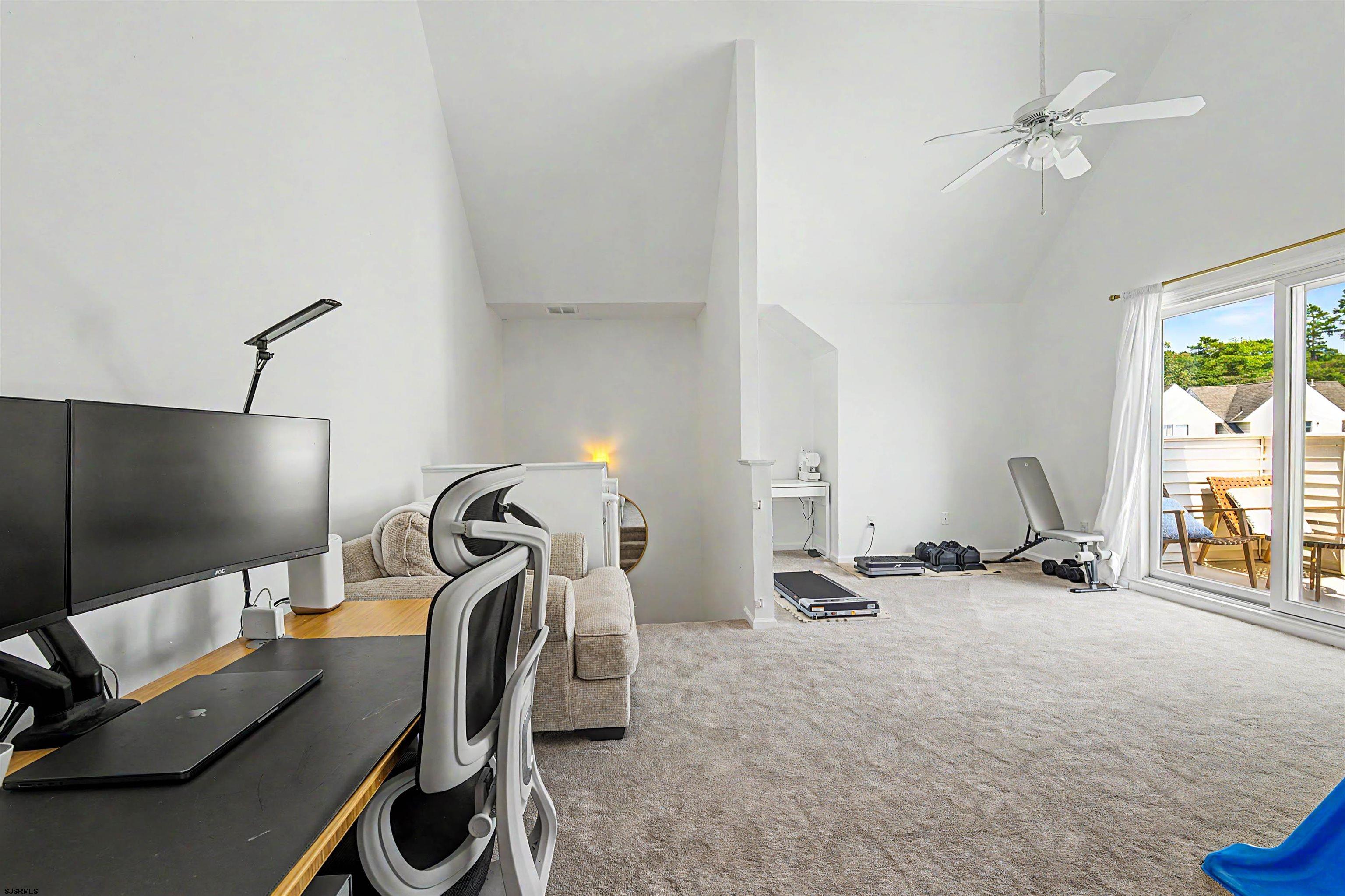 202 Maxwell Ct Unit: 202 Maxwell