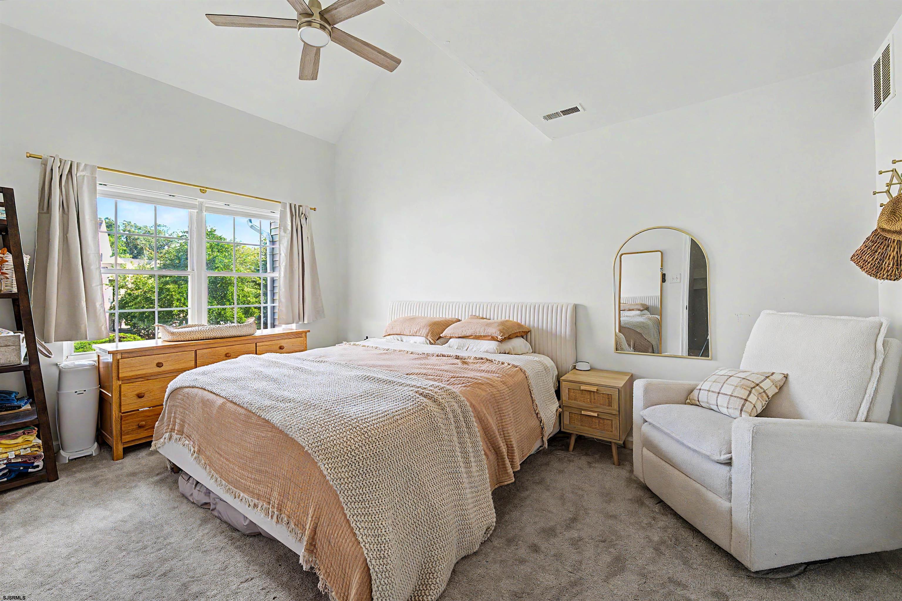 202 Maxwell Ct Unit: 202 Maxwell