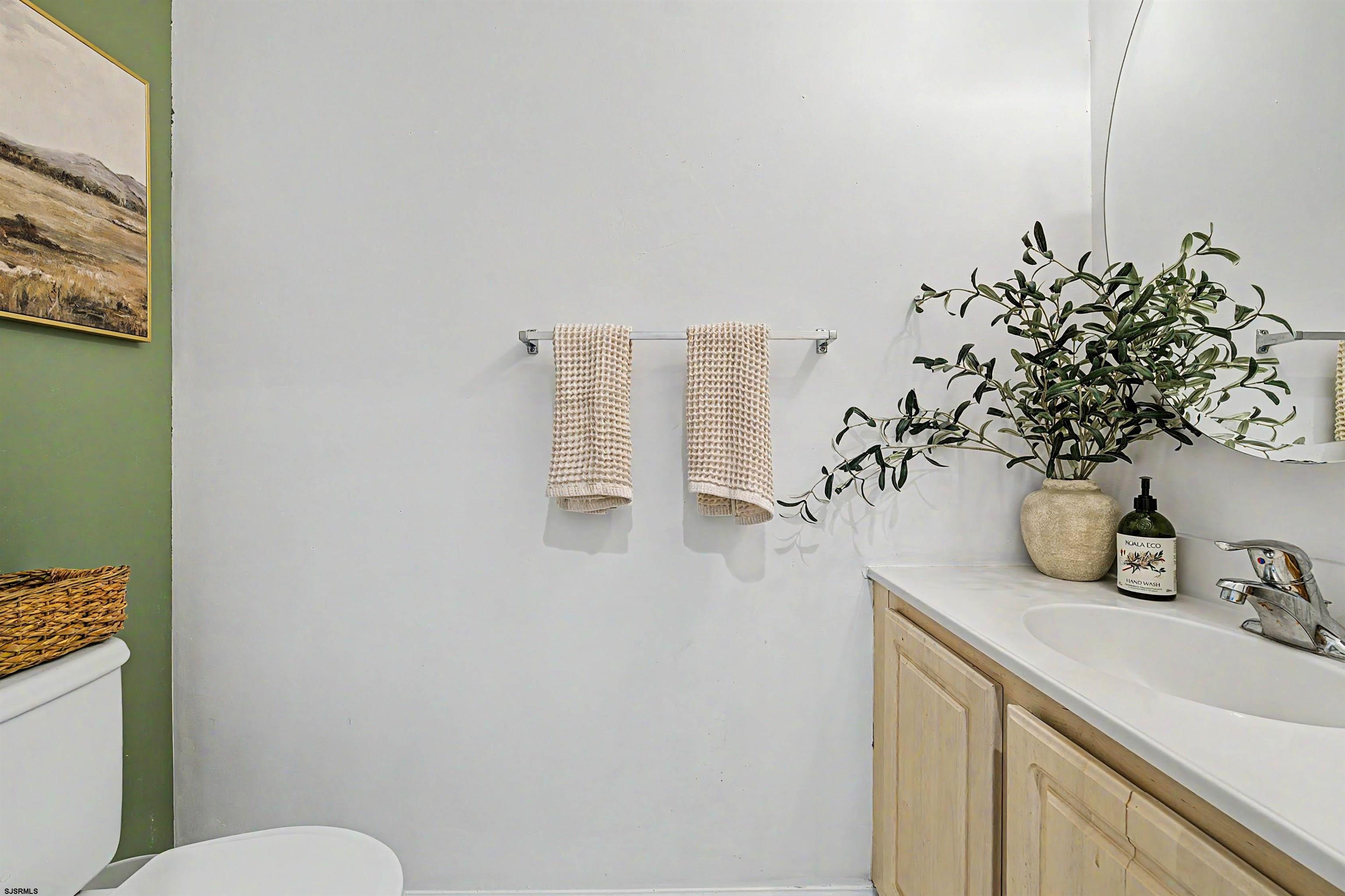 202 Maxwell Ct Unit: 202 Maxwell
