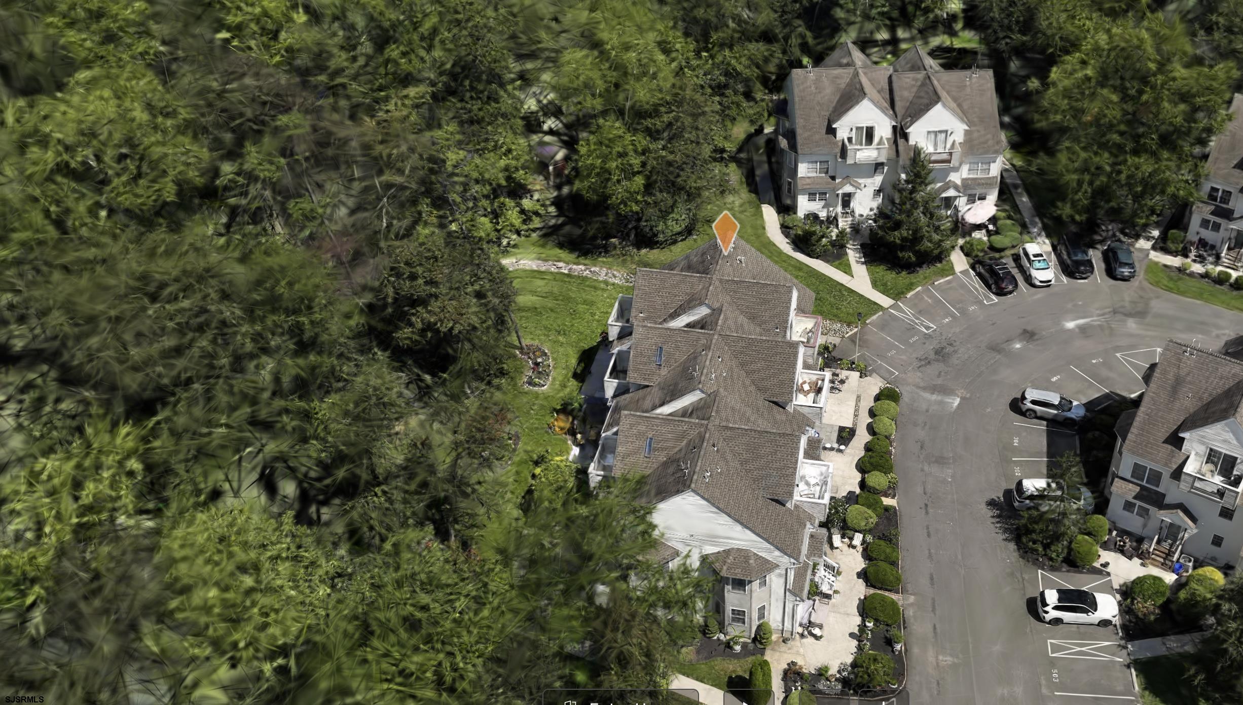 202 Maxwell Ct Unit: 202 Maxwell