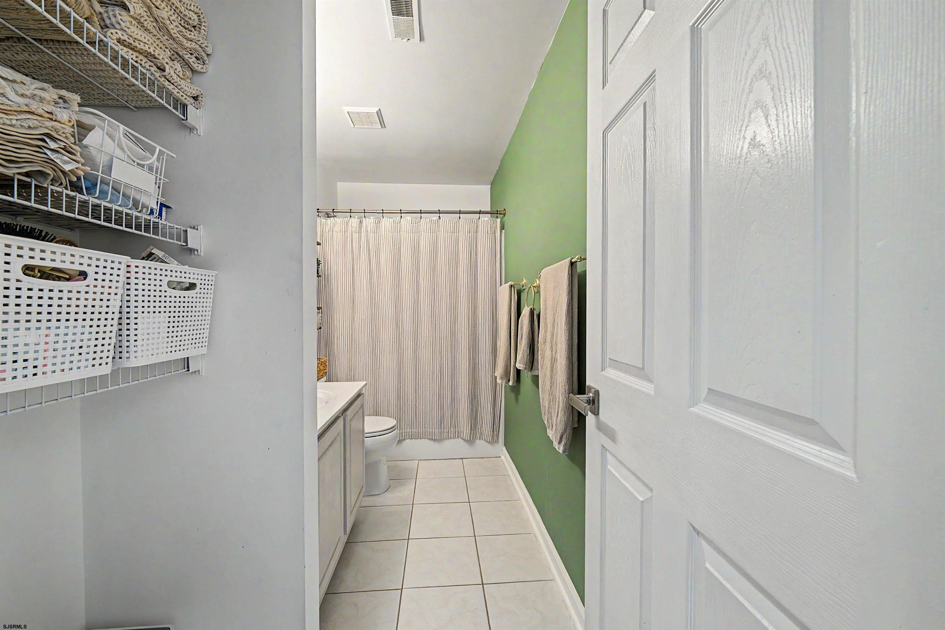 202 Maxwell Ct Unit: 202 Maxwell
