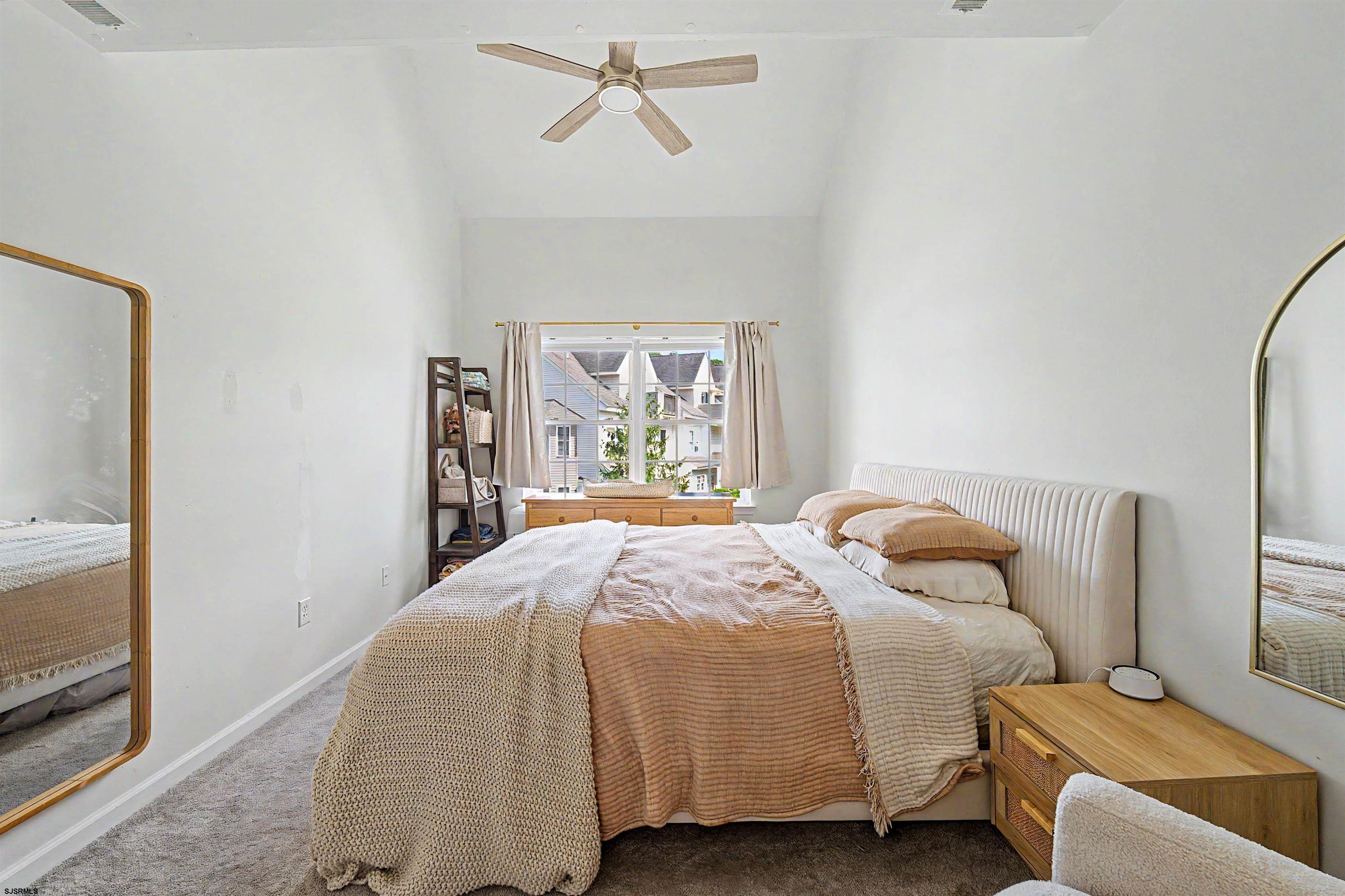 202 Maxwell Ct Unit: 202 Maxwell
