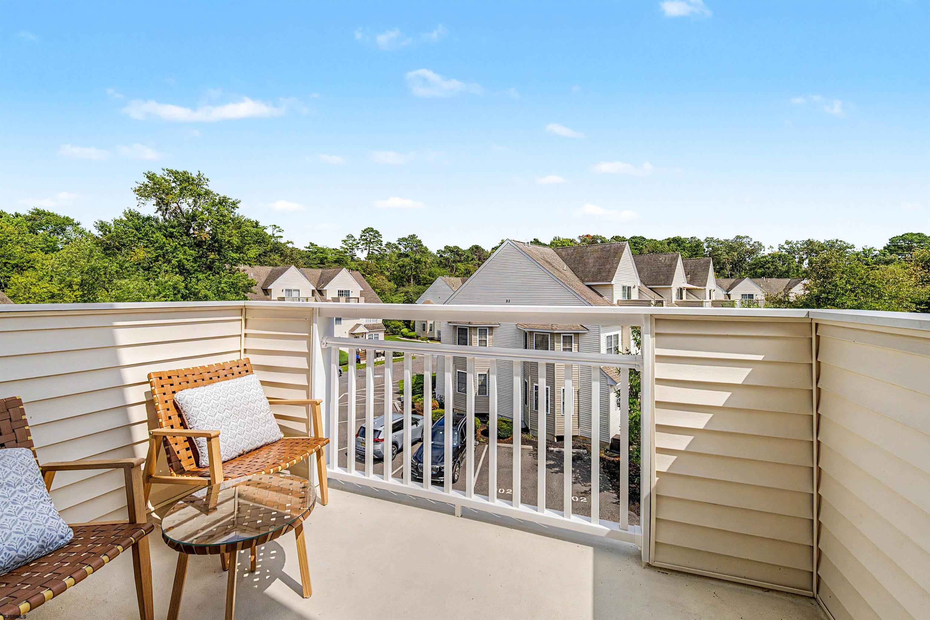 202 Maxwell Ct Unit: 202 Maxwell