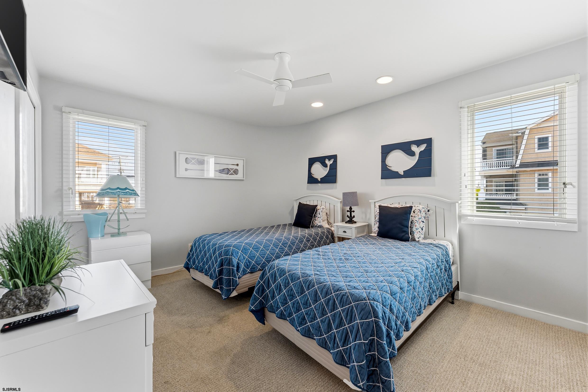 4301 Central Ave Unit: 1st Fl