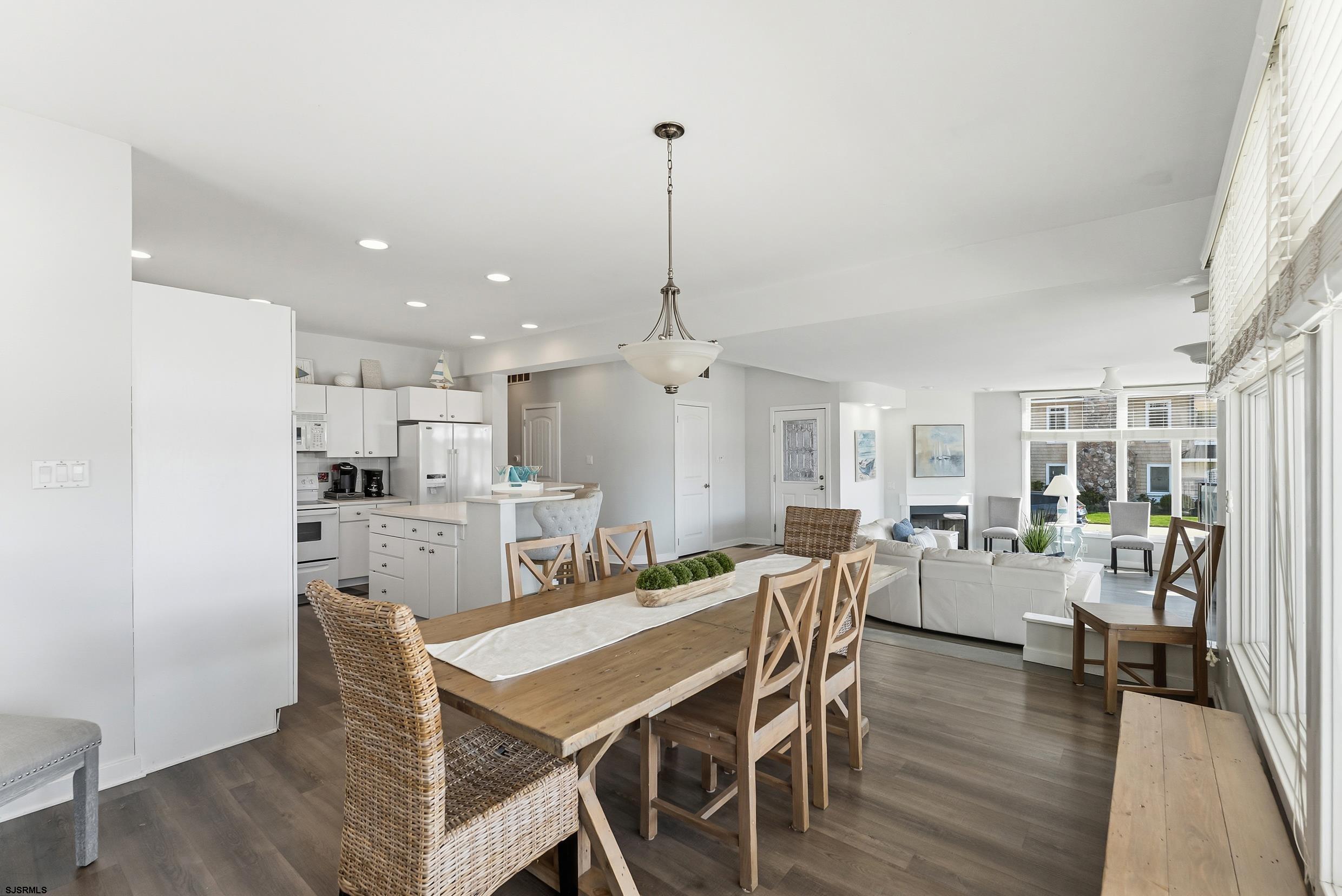 4301 Central Ave Unit: 1st Fl