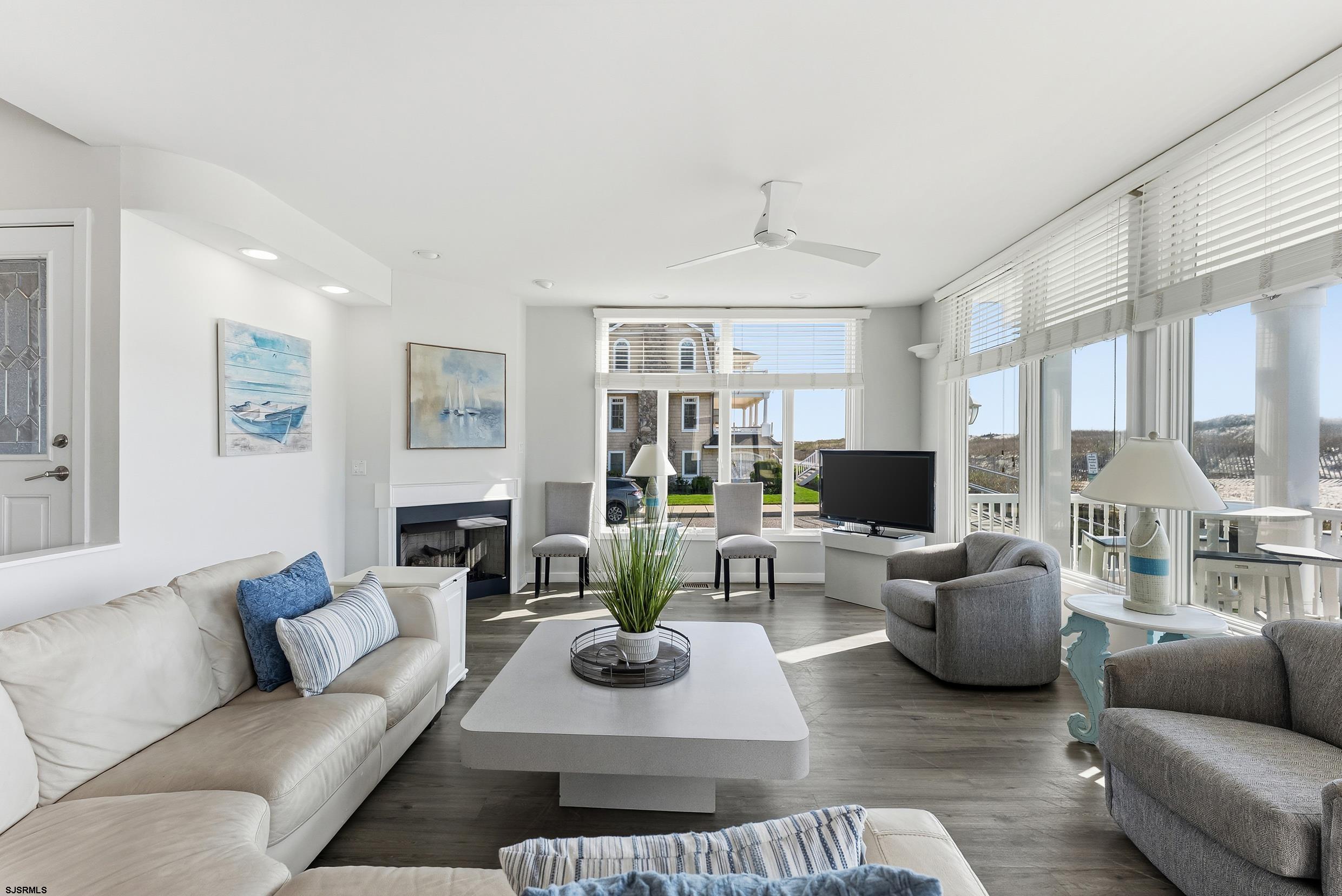 4301 Central Ave Unit: 1st Fl
