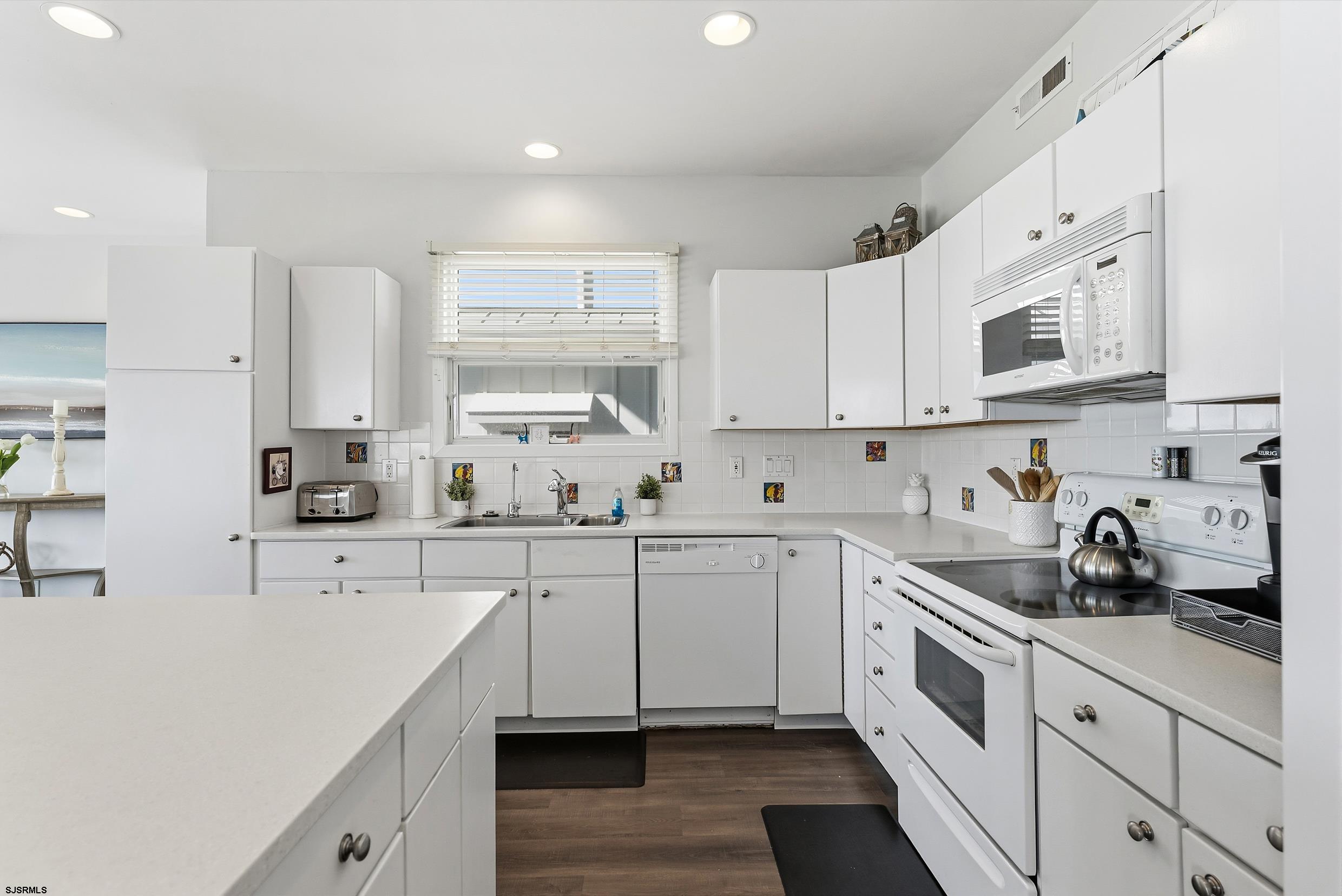 4301 Central Ave Unit: 1st Fl