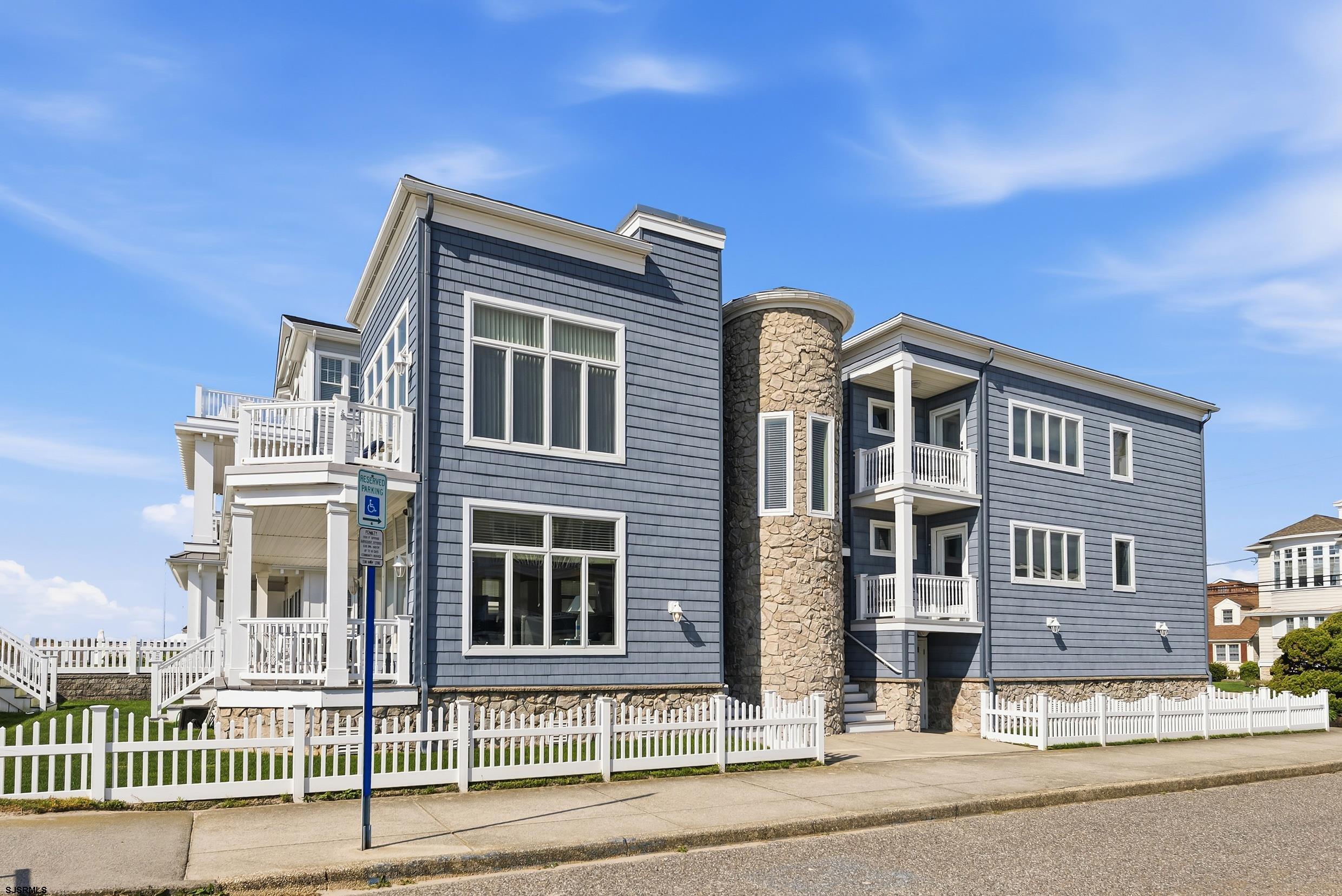4301 Central Ave Unit: 1st Fl