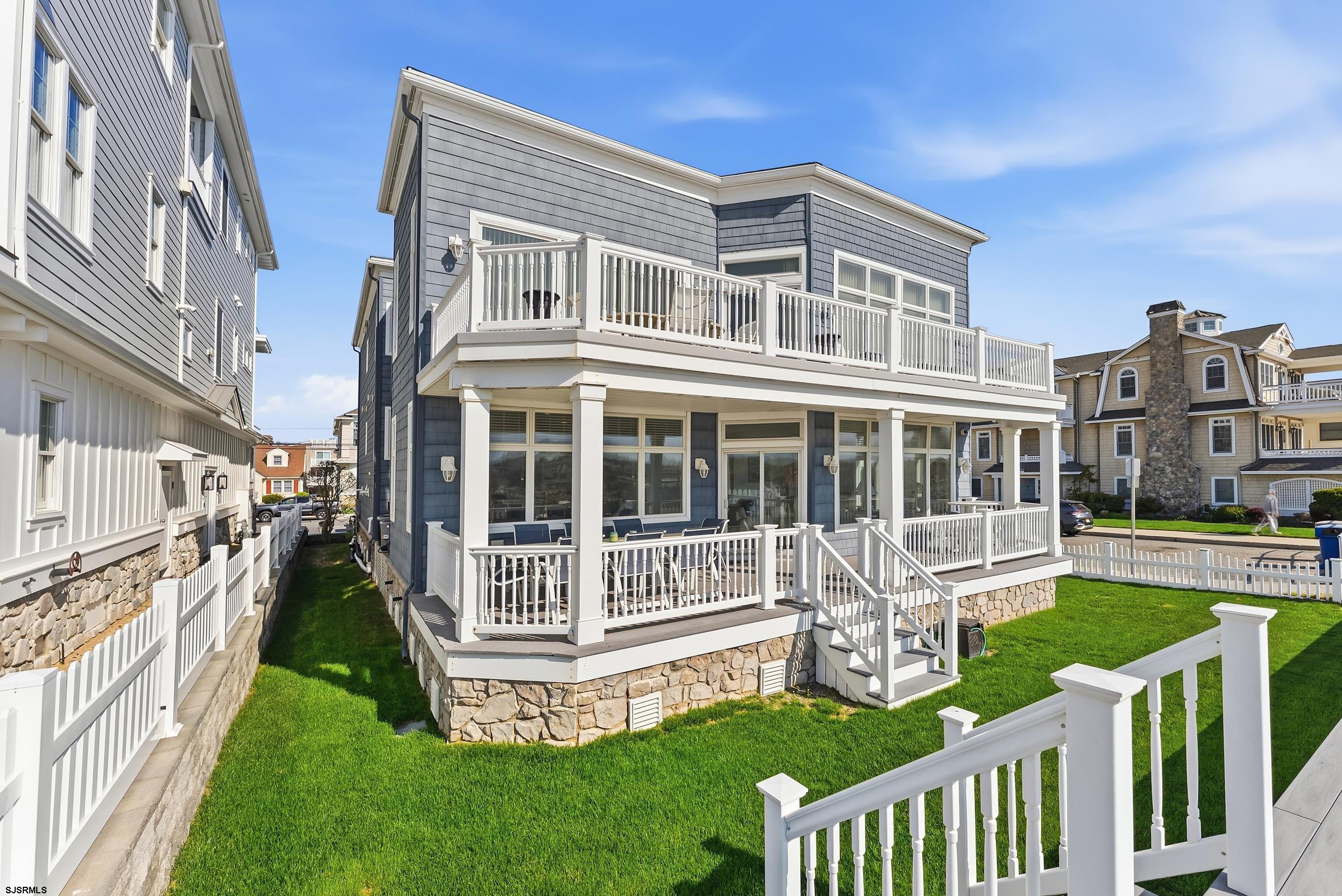 4301 Central Ave Unit: 1st Fl