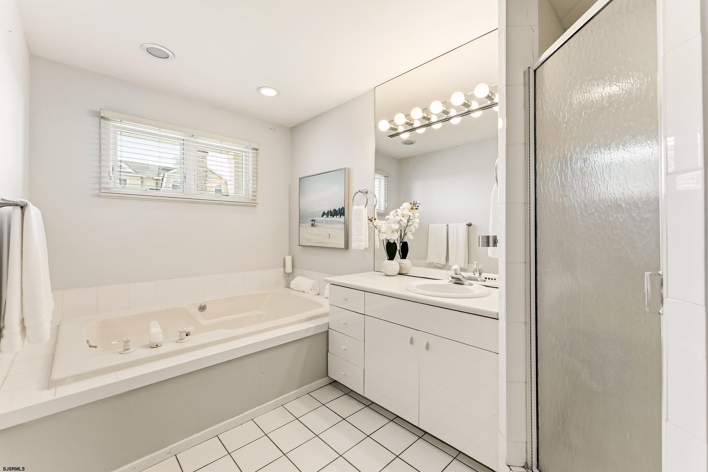 4301 Central Ave Unit: 1st Fl