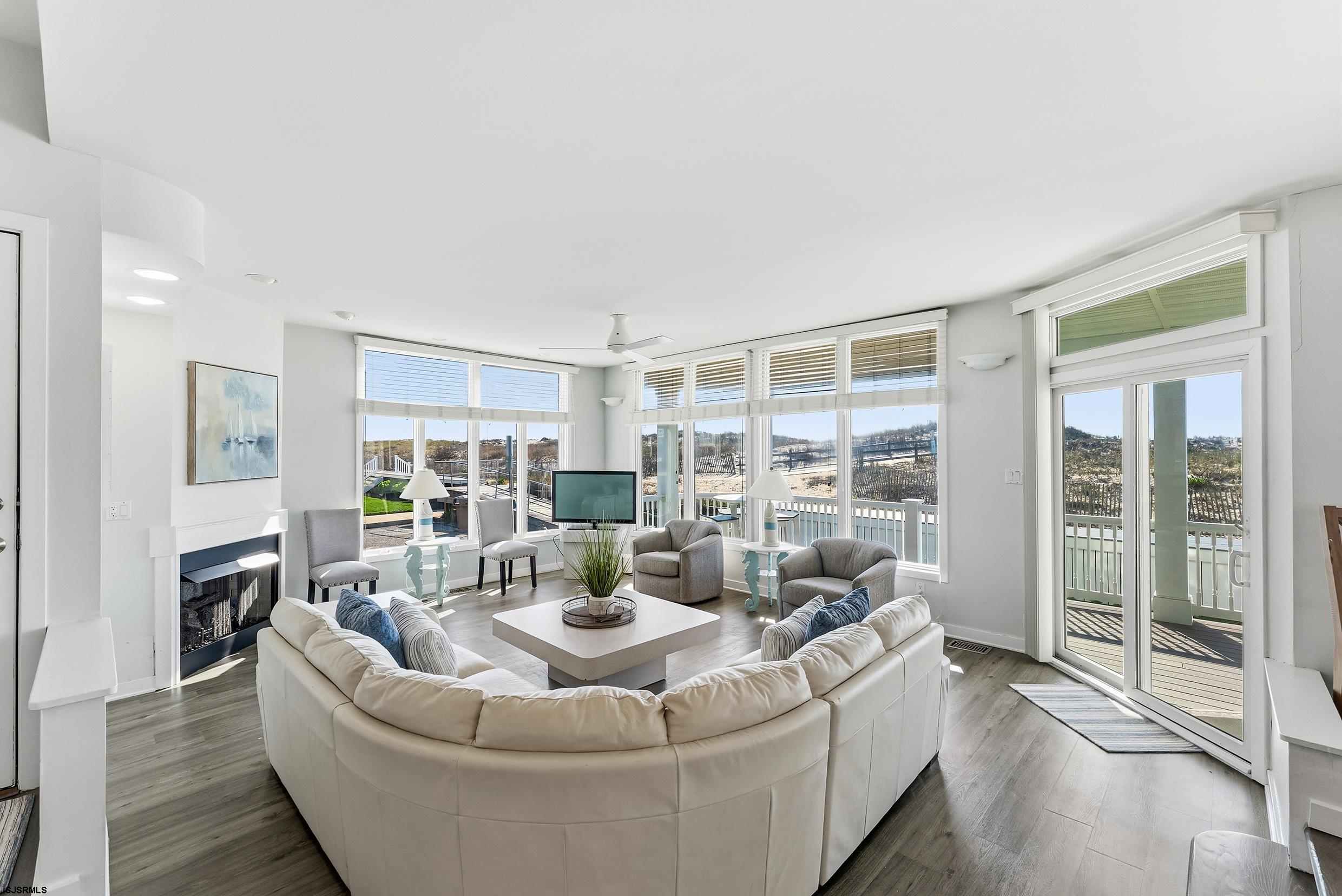 4301 Central Ave Unit: 1st Fl