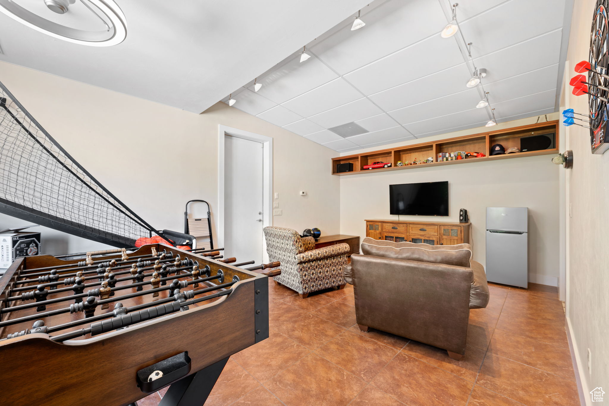 557 S WOODS VIEW CIR