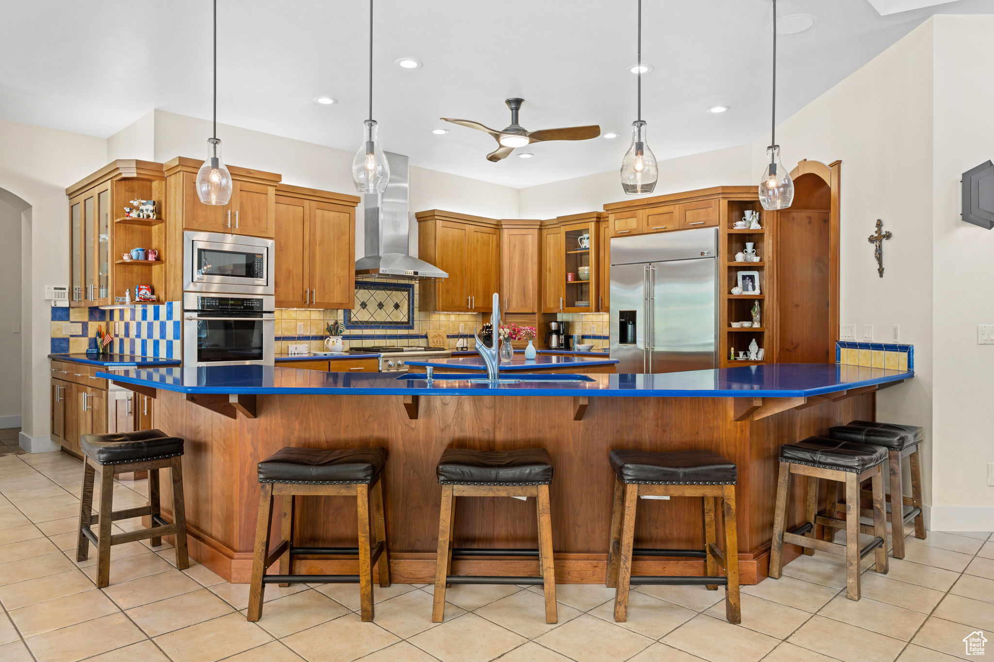 557 S WOODS VIEW CIR