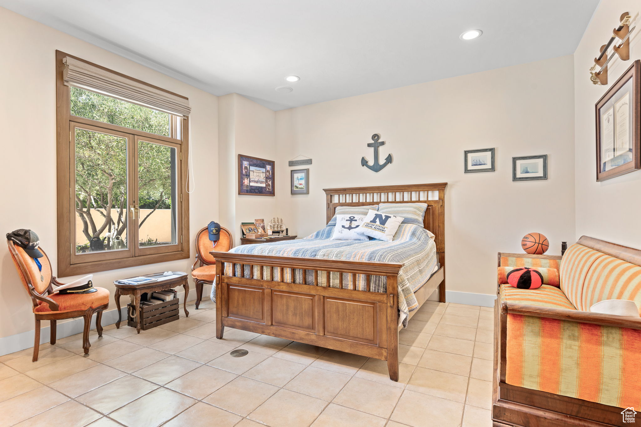 557 S WOODS VIEW CIR