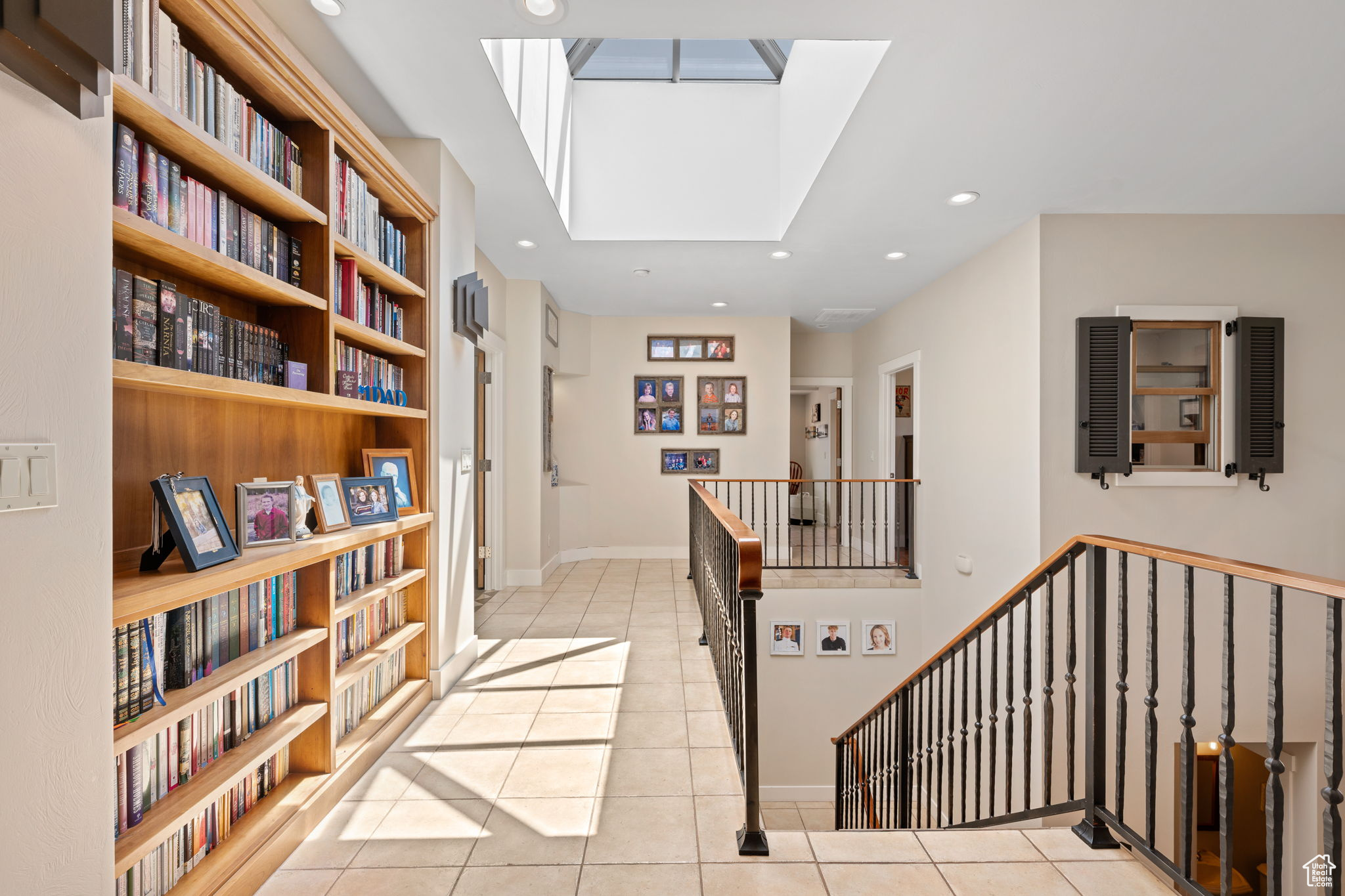 557 S WOODS VIEW CIR