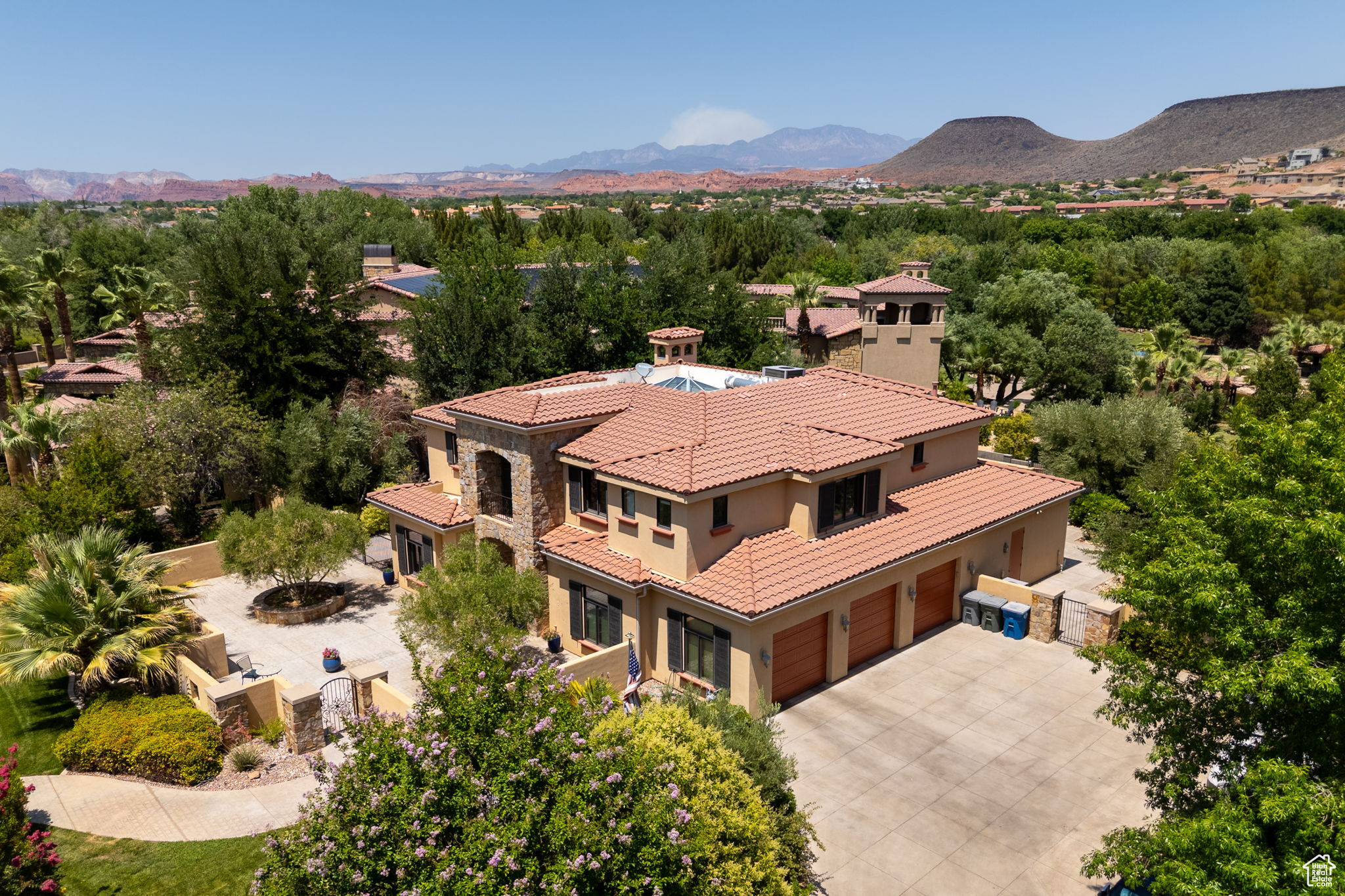 557 S WOODS VIEW CIR