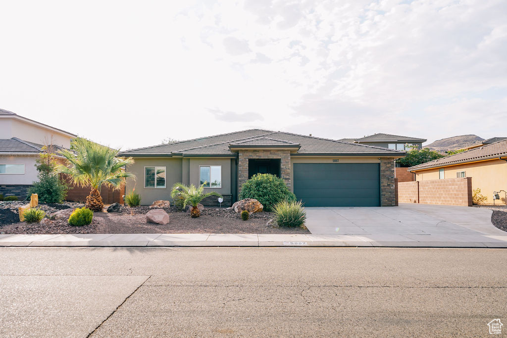 5887 S DESERT DR