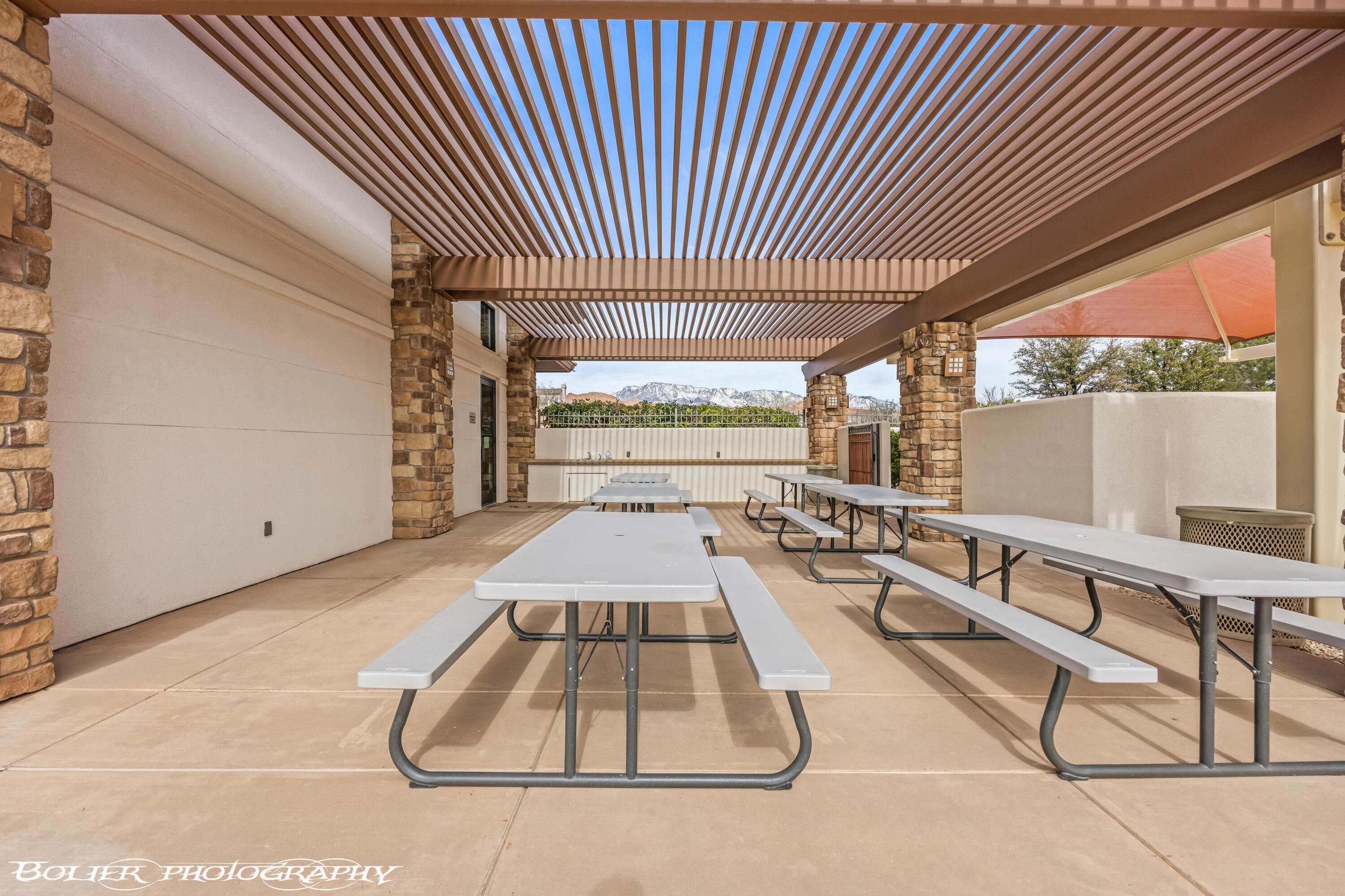 3330 E Fourteen Fairway DR