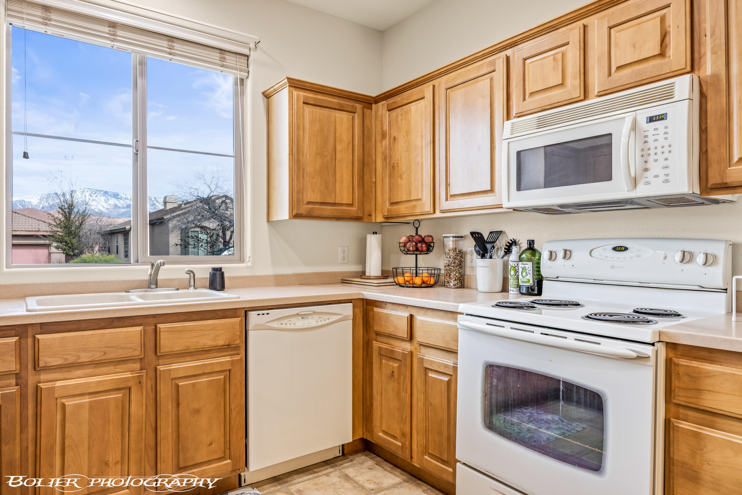 3330 E Fourteen Fairway DR