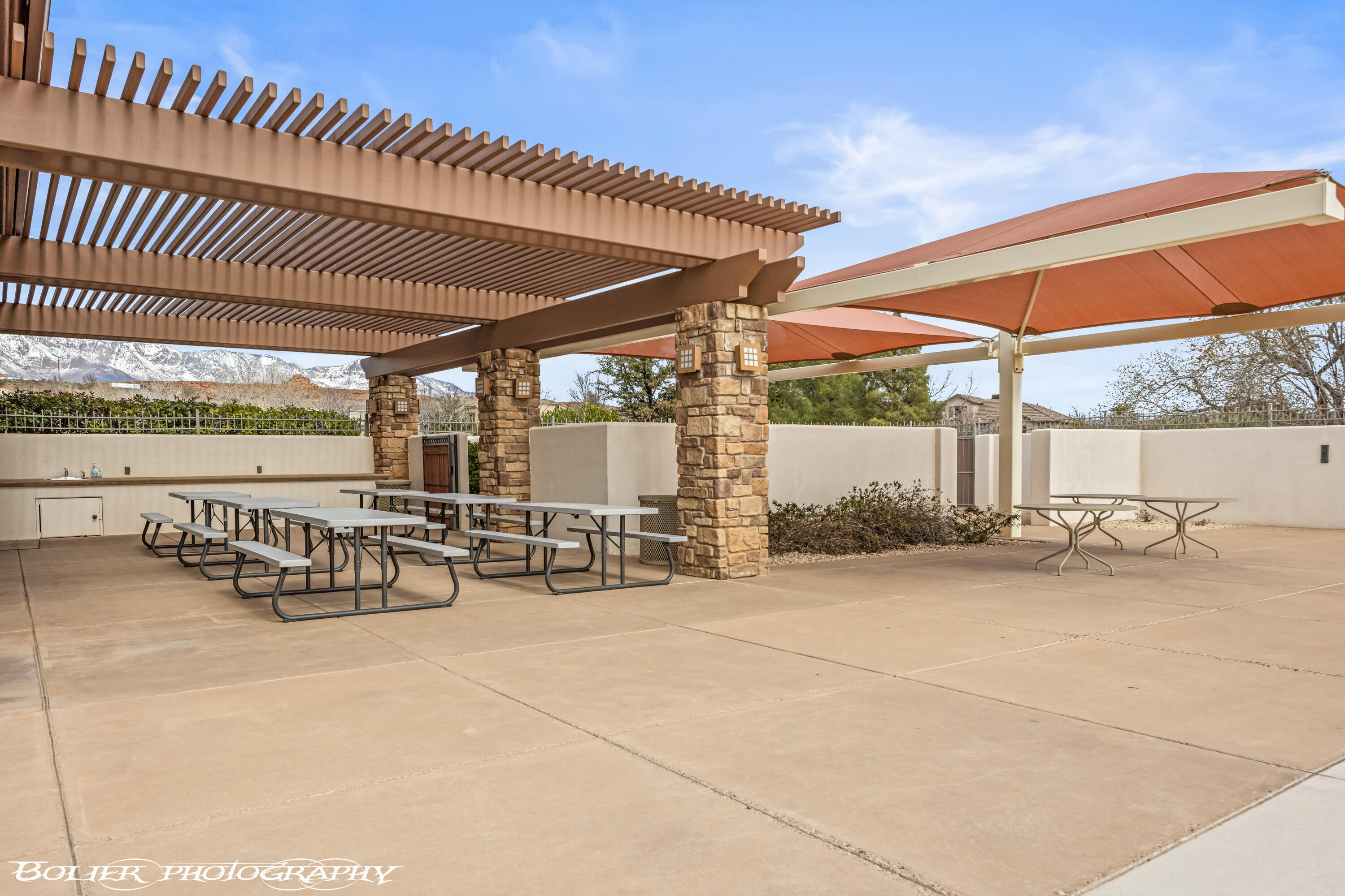 3330 E Fourteen Fairway DR