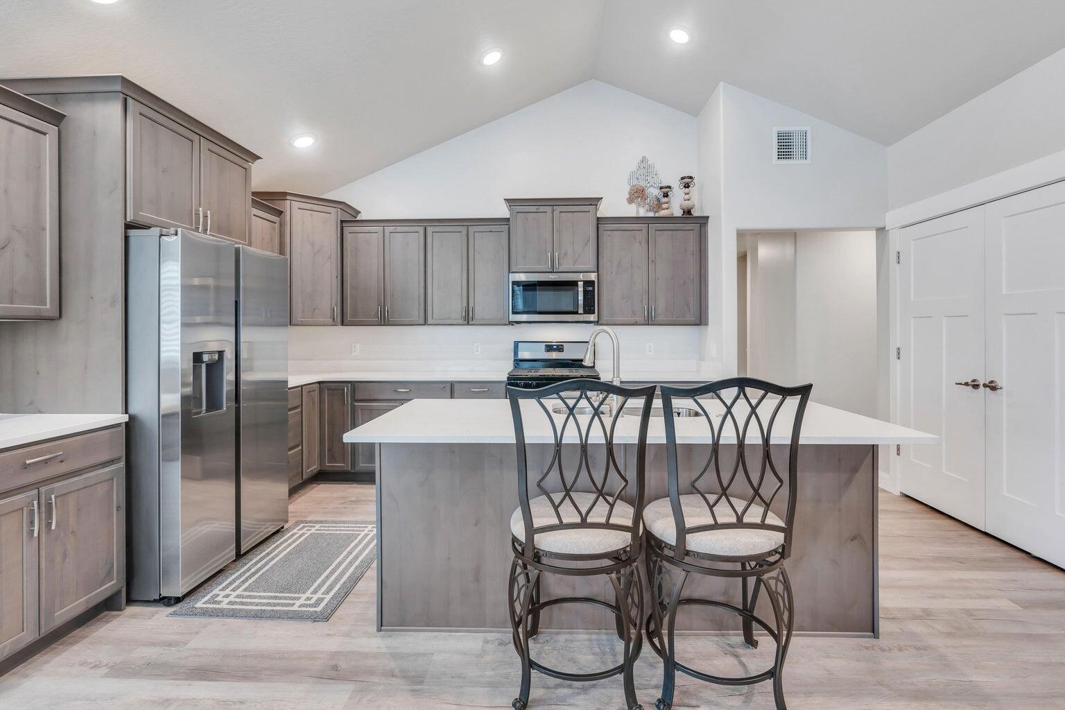 597 N Pintail LN Unit: D