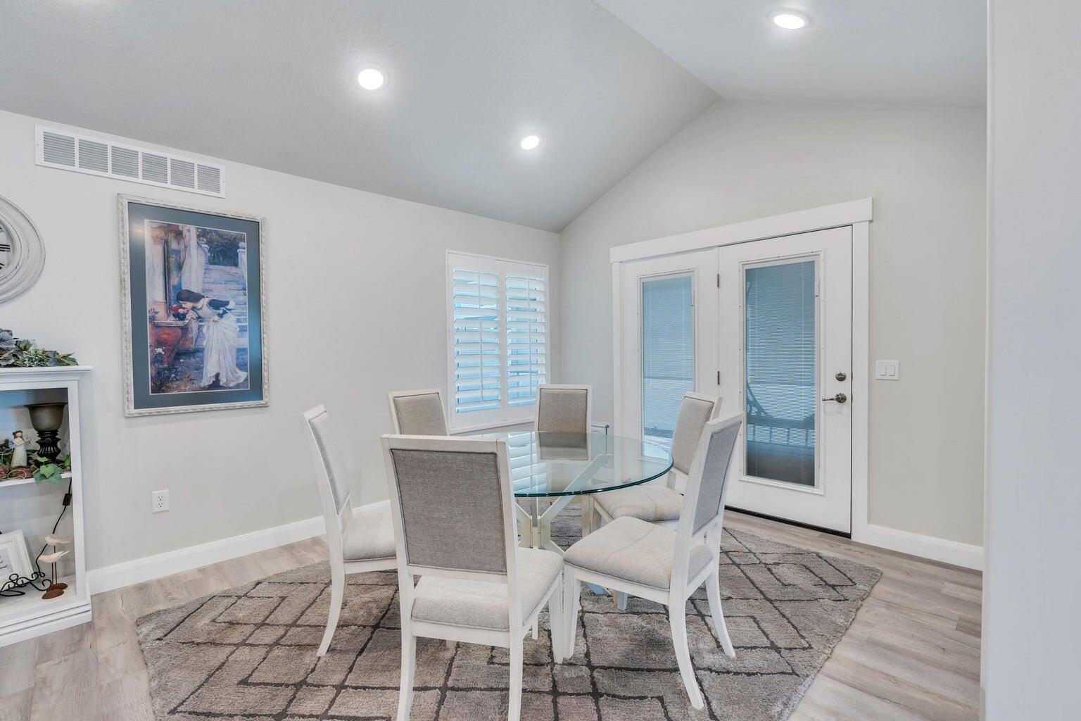 597 N Pintail LN Unit: D